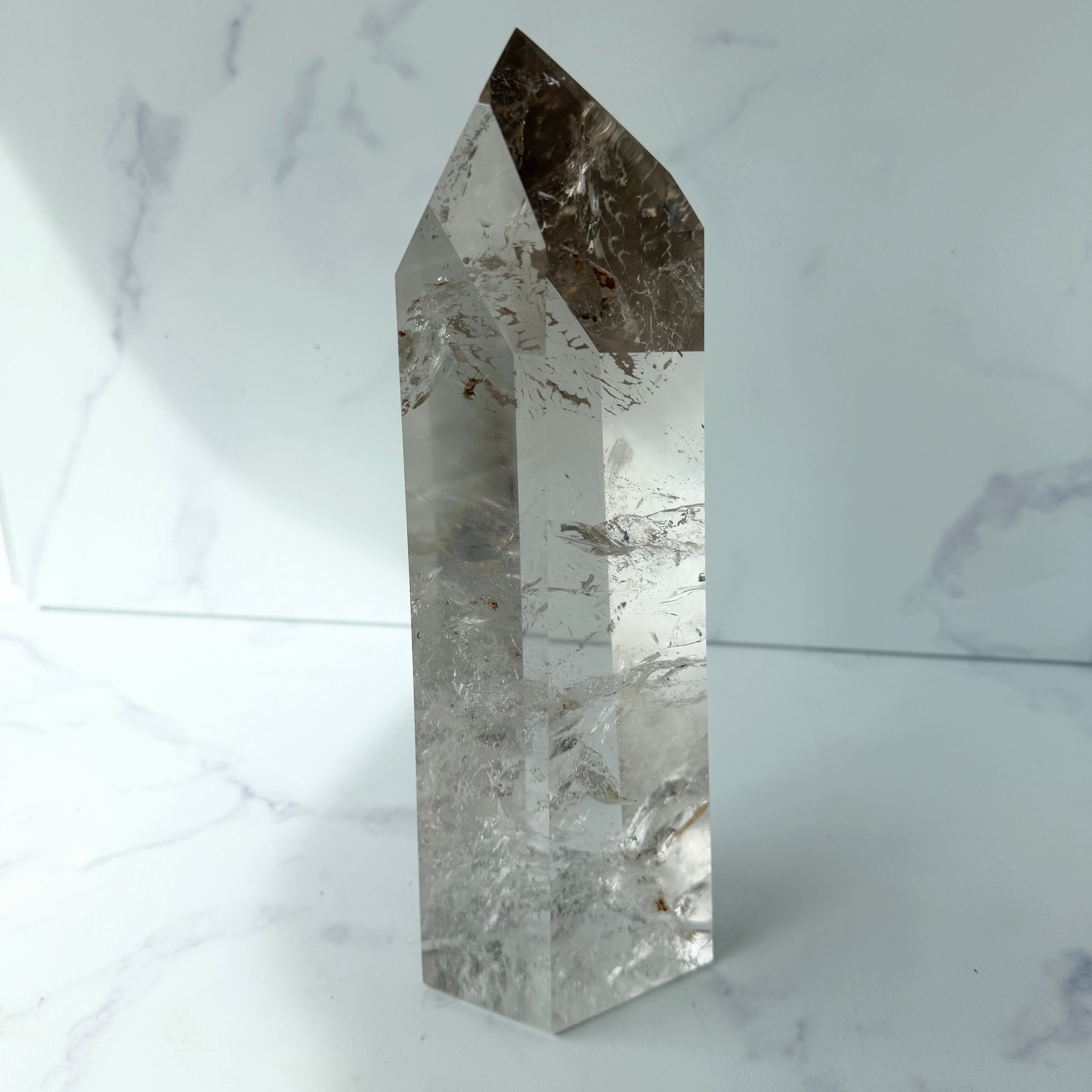 Exklusiver XL sehr klarer und heller Rauchquarz Turm, 28 cm hoch, Einzelstück
