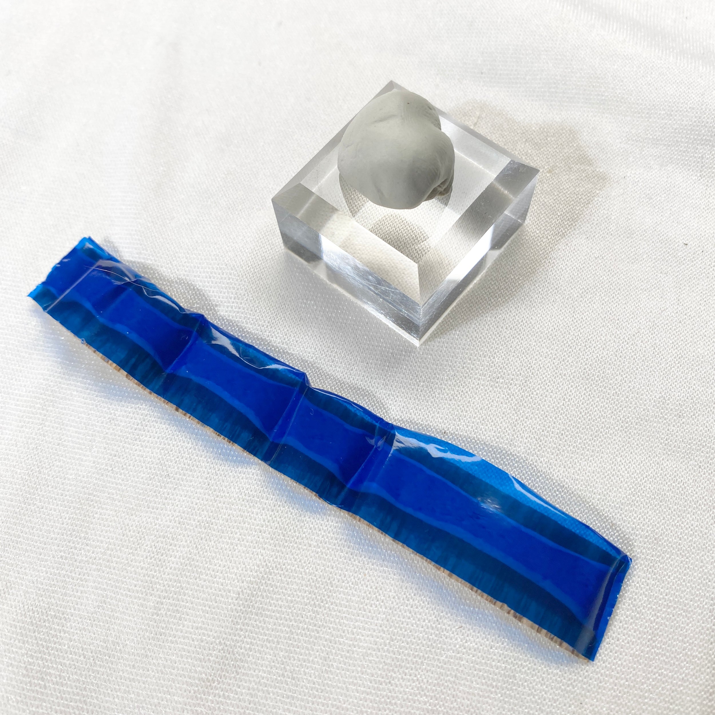 Befestigungskitt für Mineralien 10cm, hellgrau