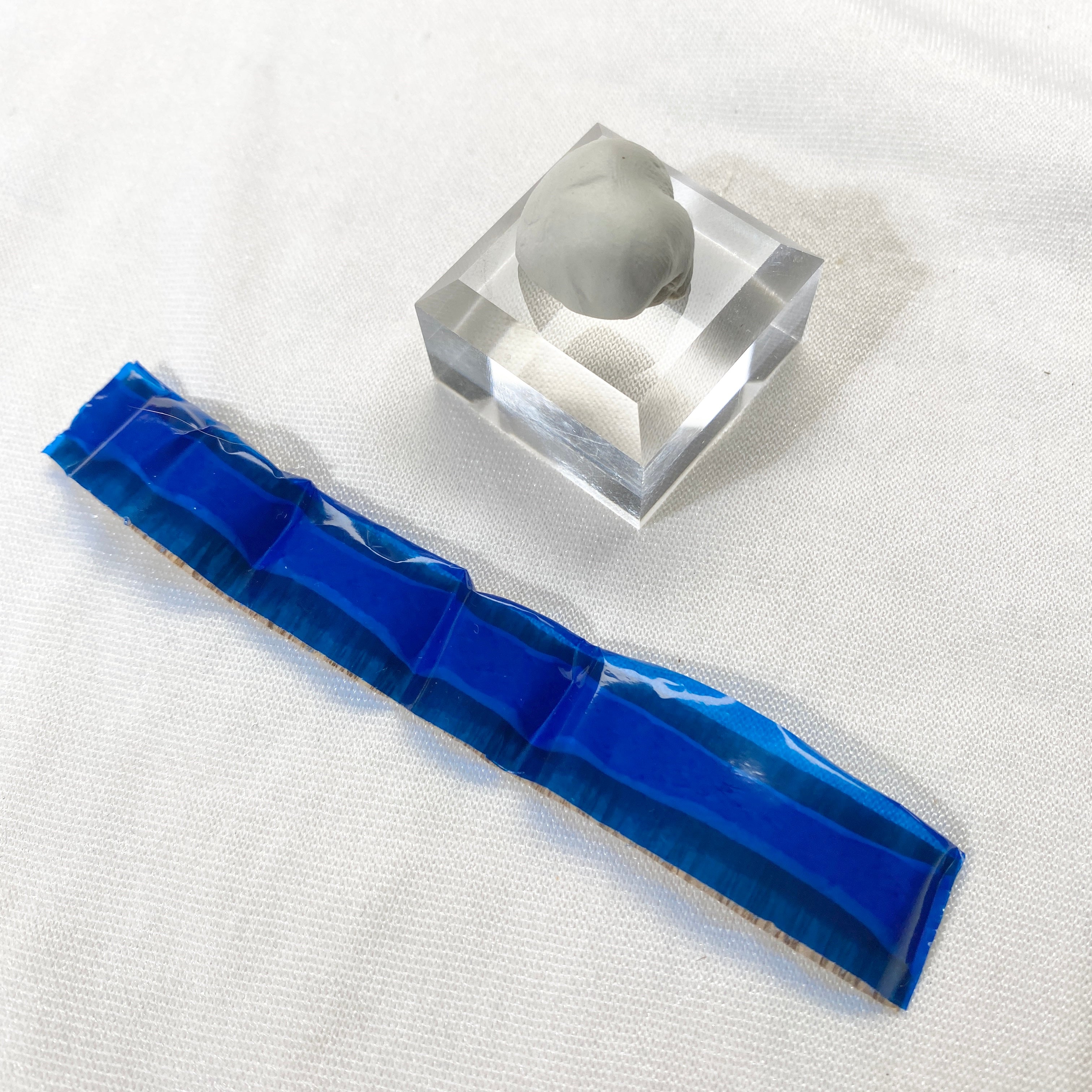 Befestigungskitt für Mineralien 10cm, hellgrau