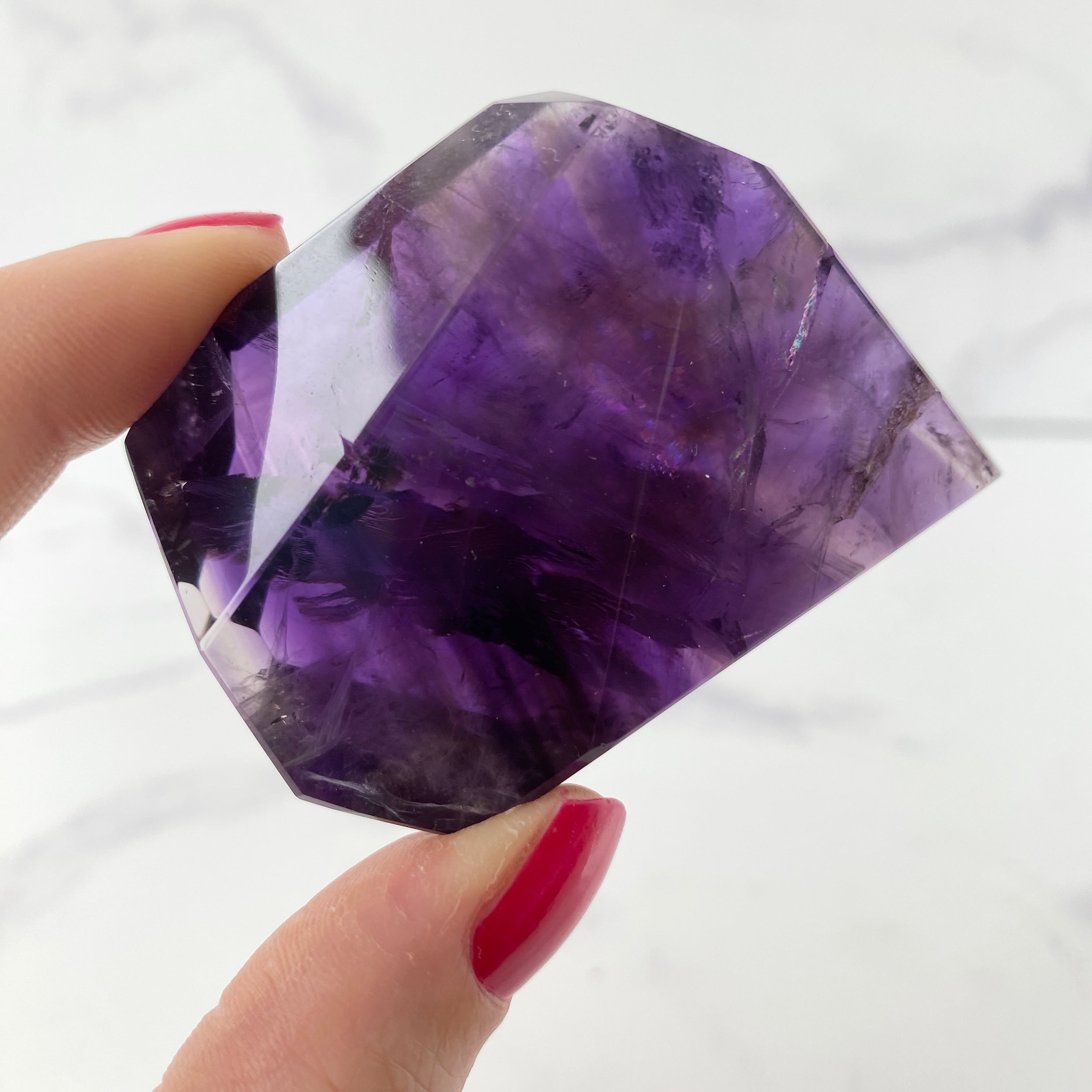 Amethyst Freiform in dunklem Lila