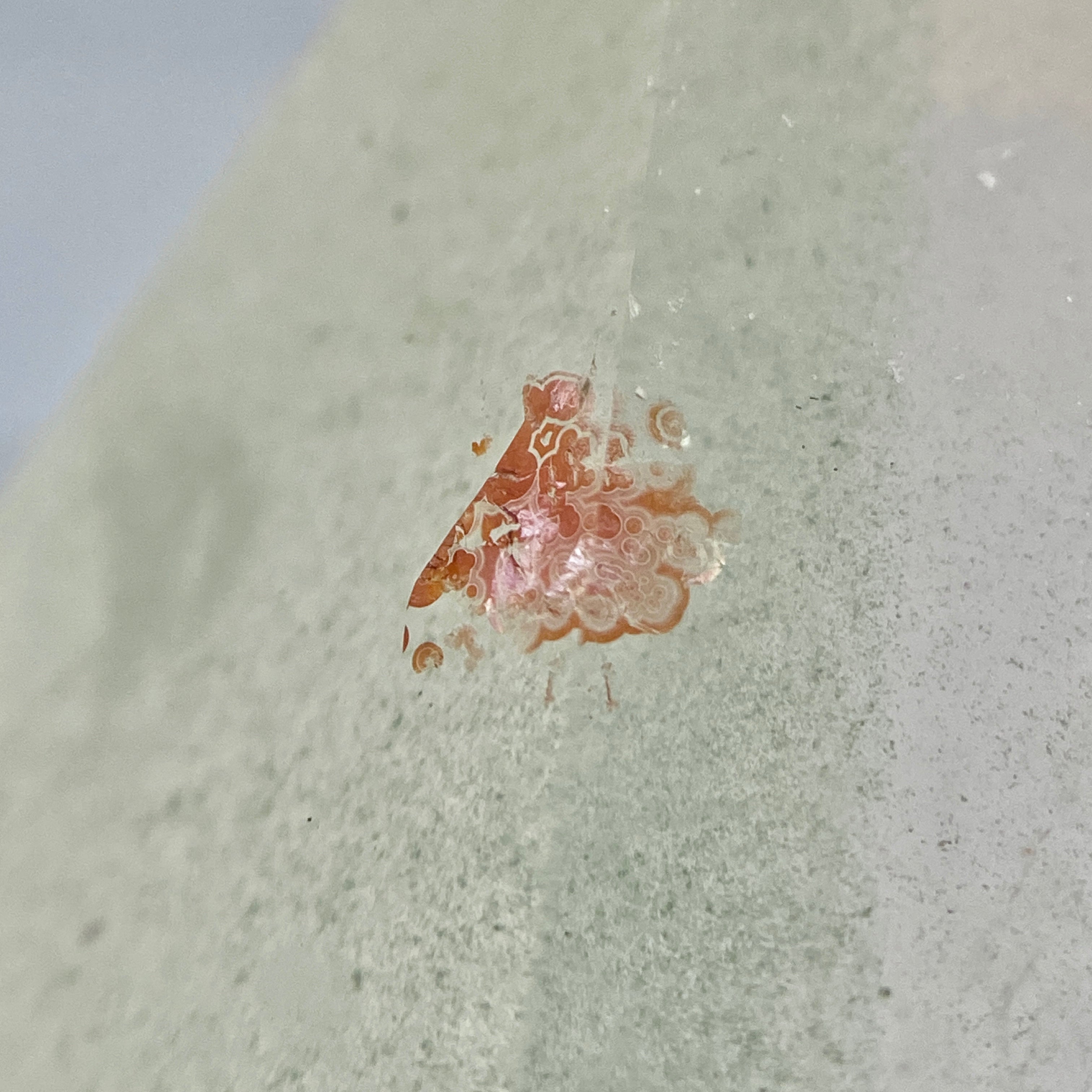 Bergkristall Turm mit grünen Chloritphantomen