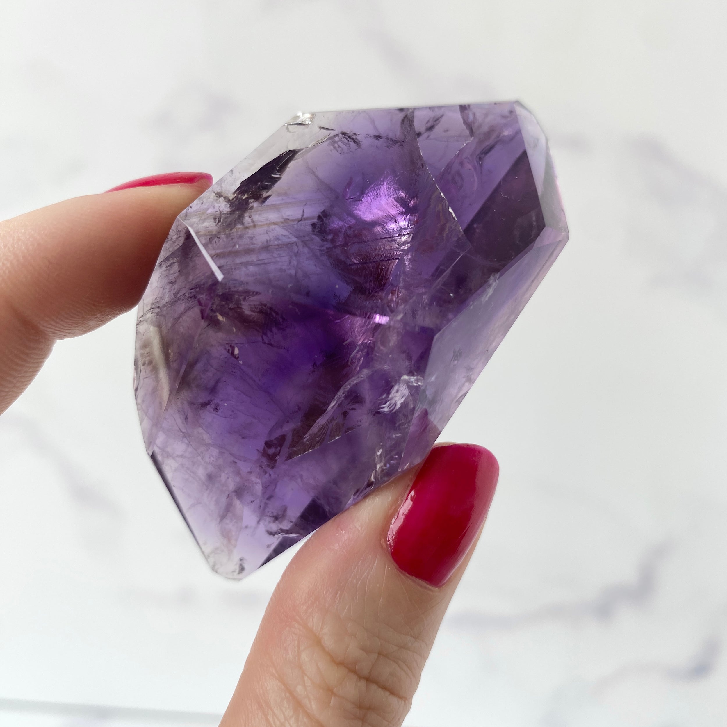 Amethyst Freiform in dunklem Lila