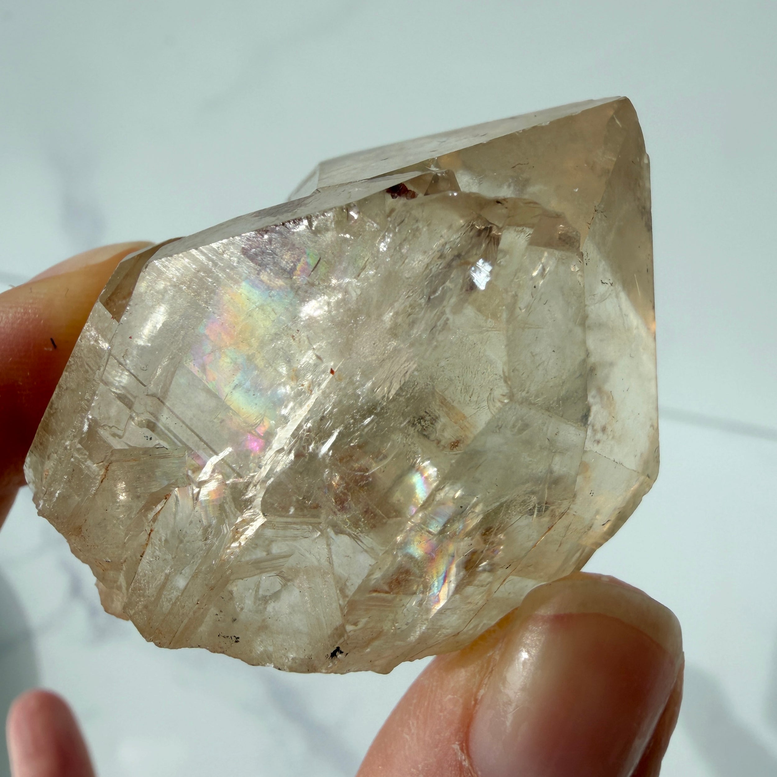 Kundalini Citrin mit Regenbogen, selbststehend, Einzelstück, Naturspitze