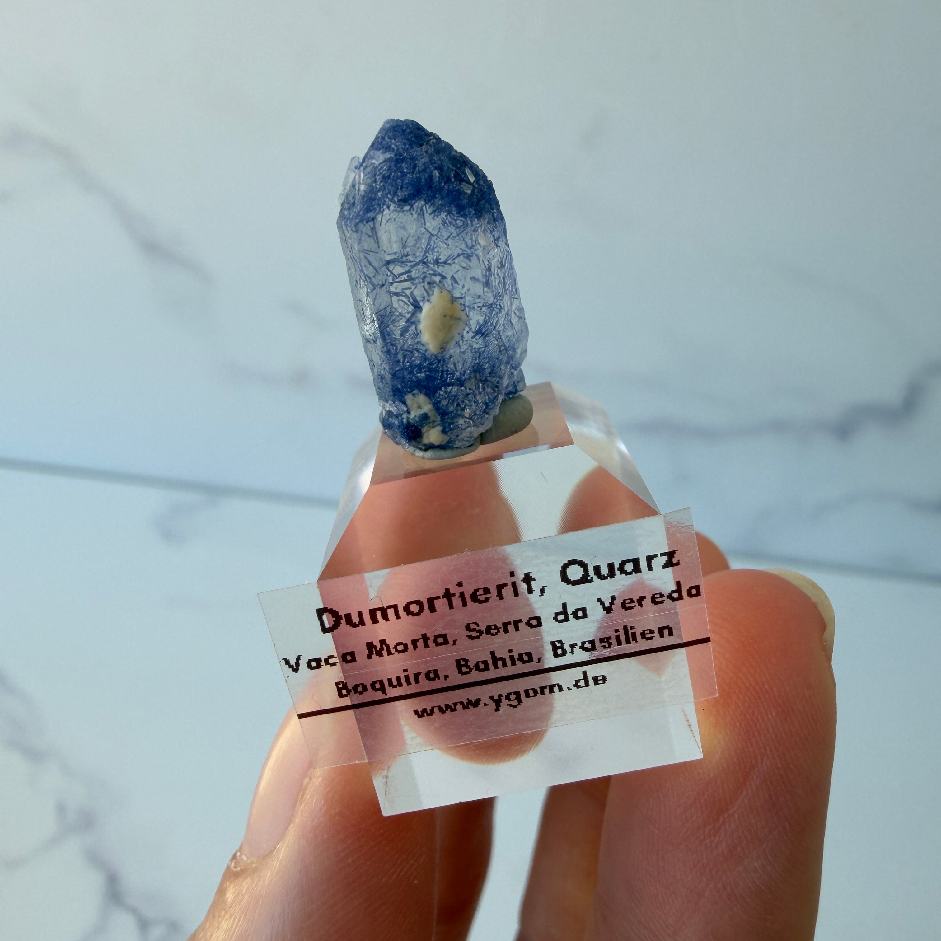 Dumortierit in Quarz, Dumortieritquarz Spitze, Einzelstück