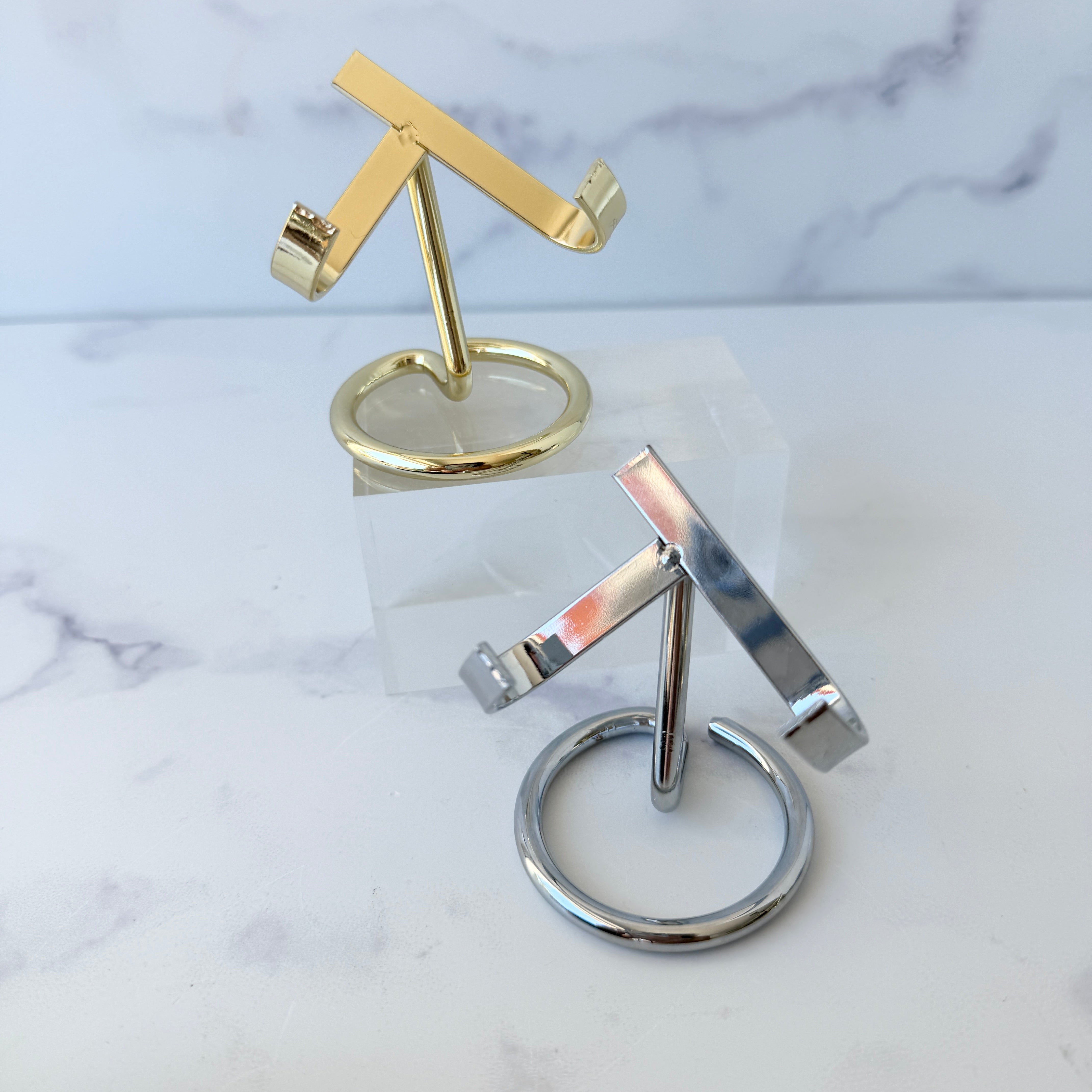 Edelsteinständer gold und silber