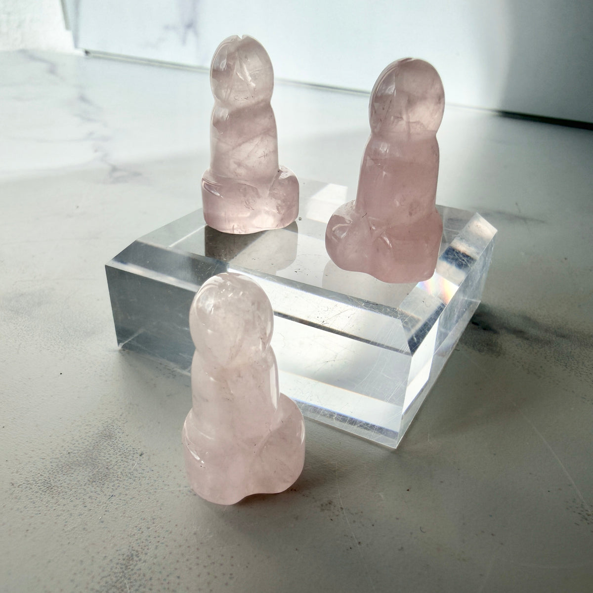 Mini Rosenquarz Phallus Schnitzerei