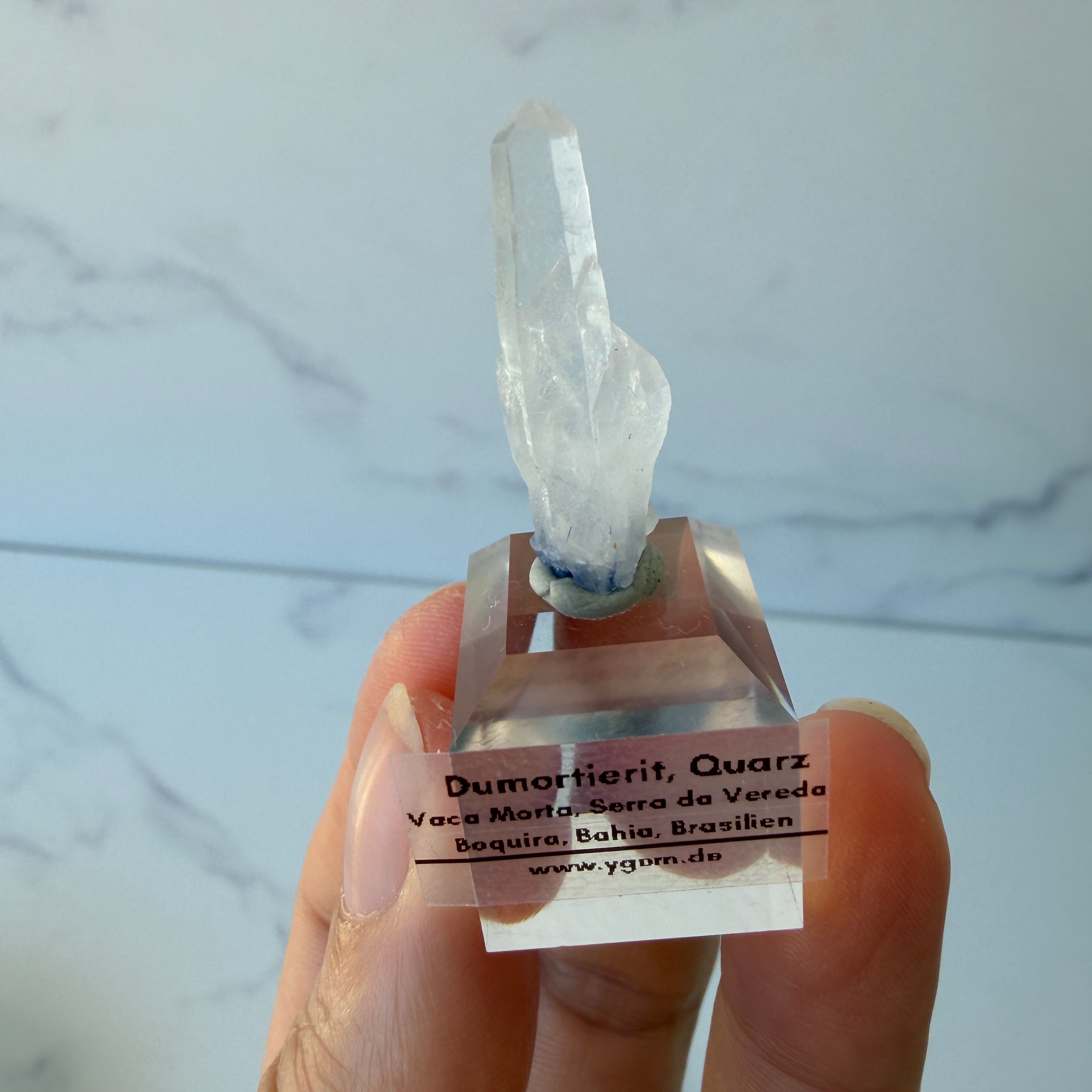 Dumortierit in Quarz, Dumortieritquarz Spitze, Einzelstück