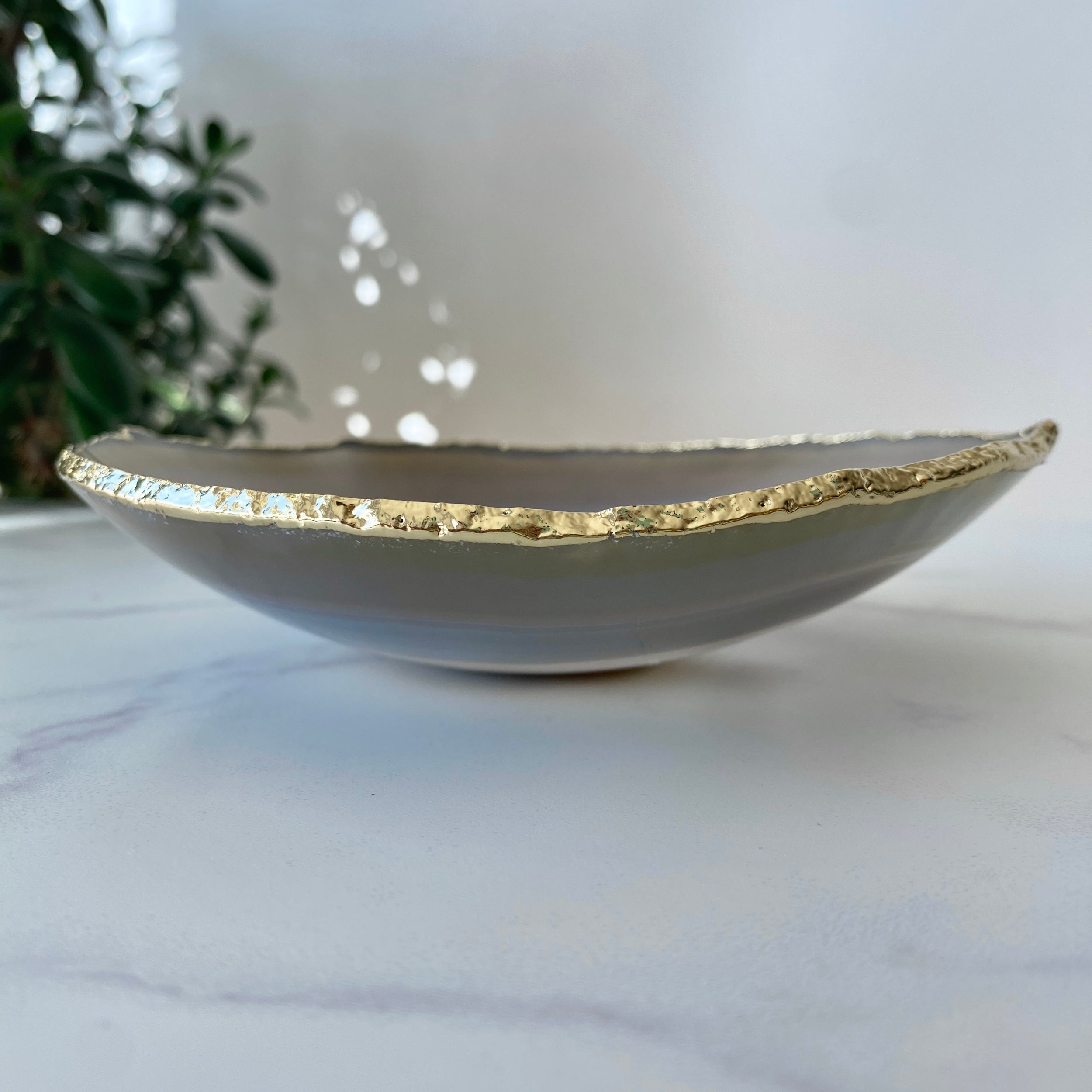 vergoldeter etrayway tray aus Stein