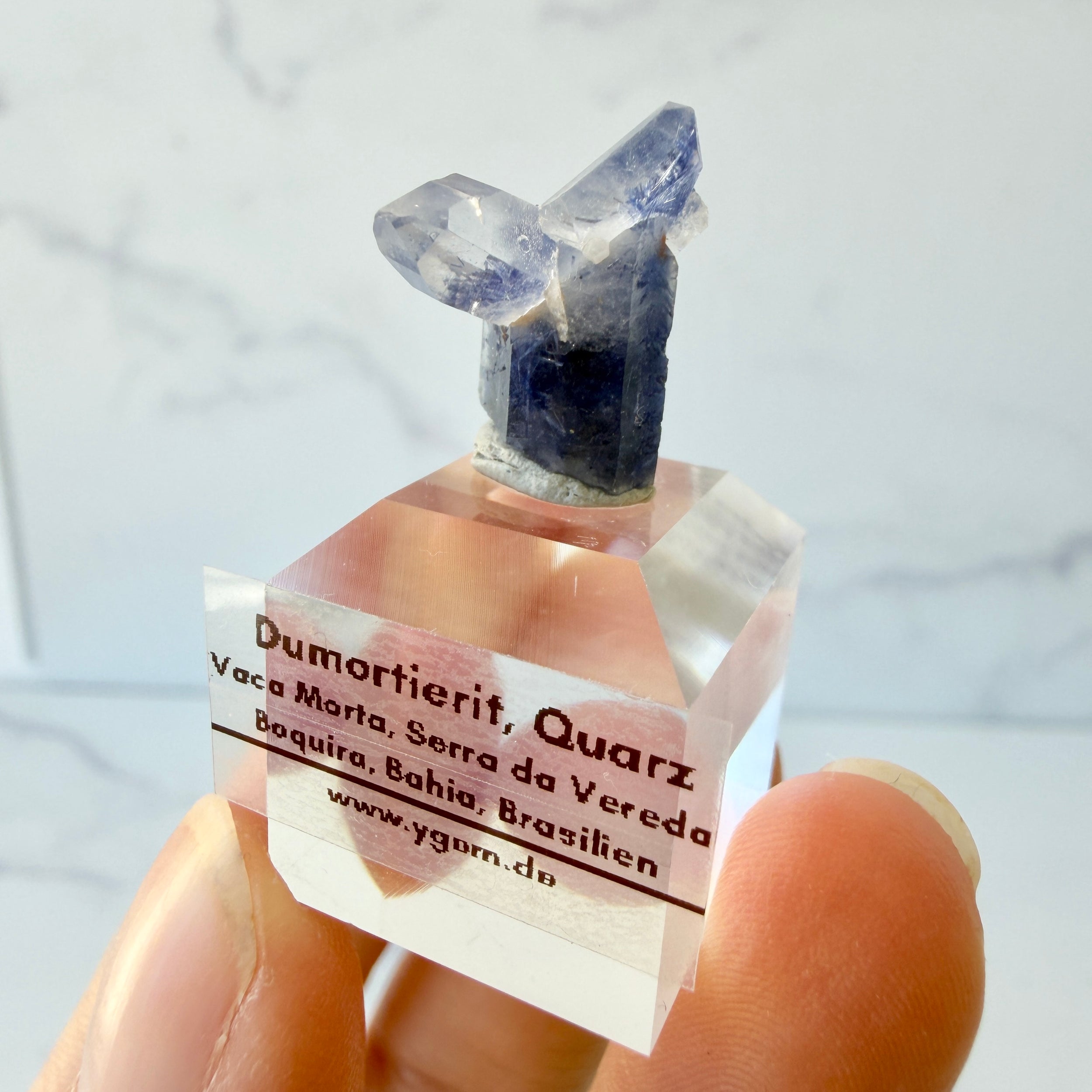 Dumortierit in Quarz, Dumortieritquarz Cluster, Einzelstück