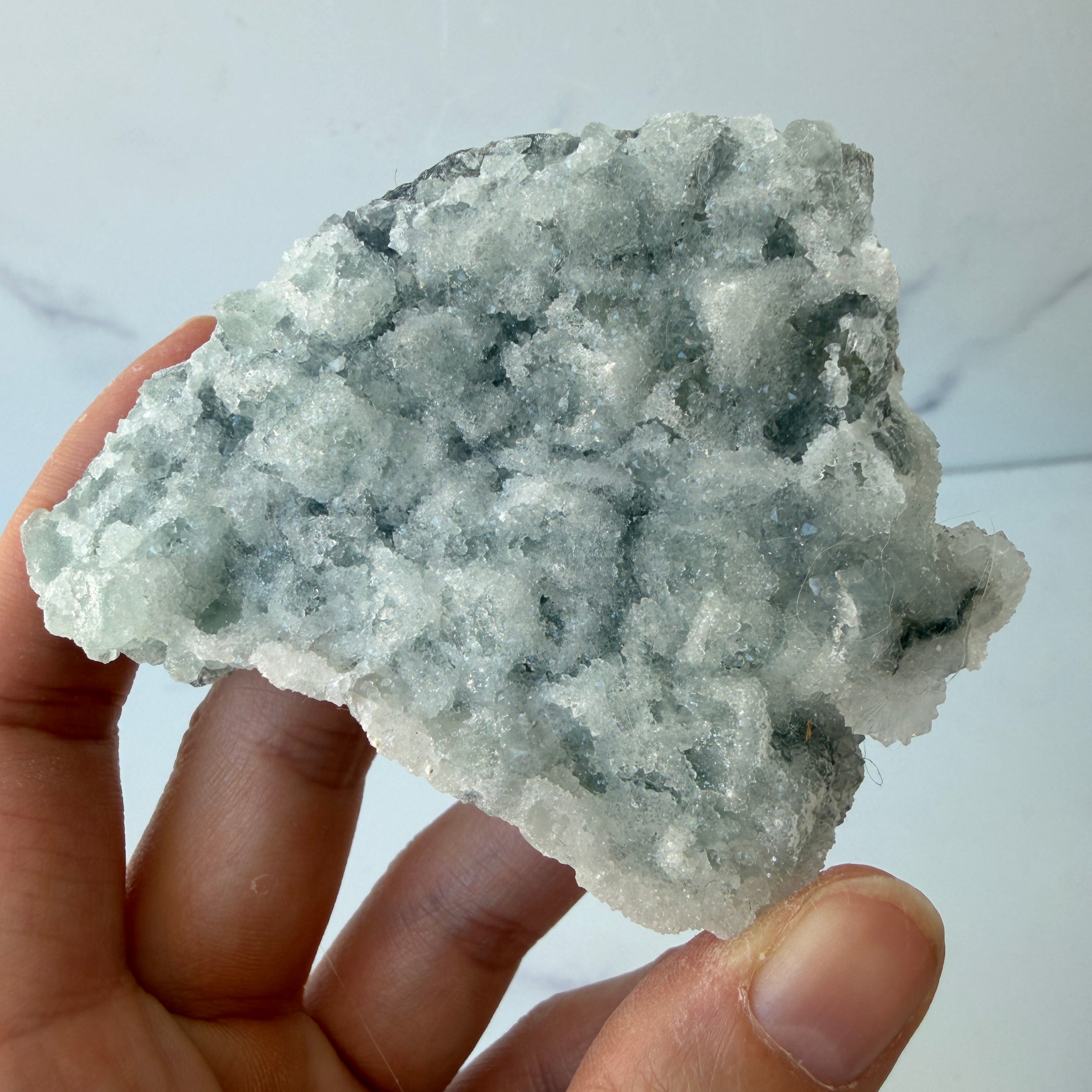 Fluorit mit glitzerndem Quarz, grüner Sugarfluorit, Einzelstück