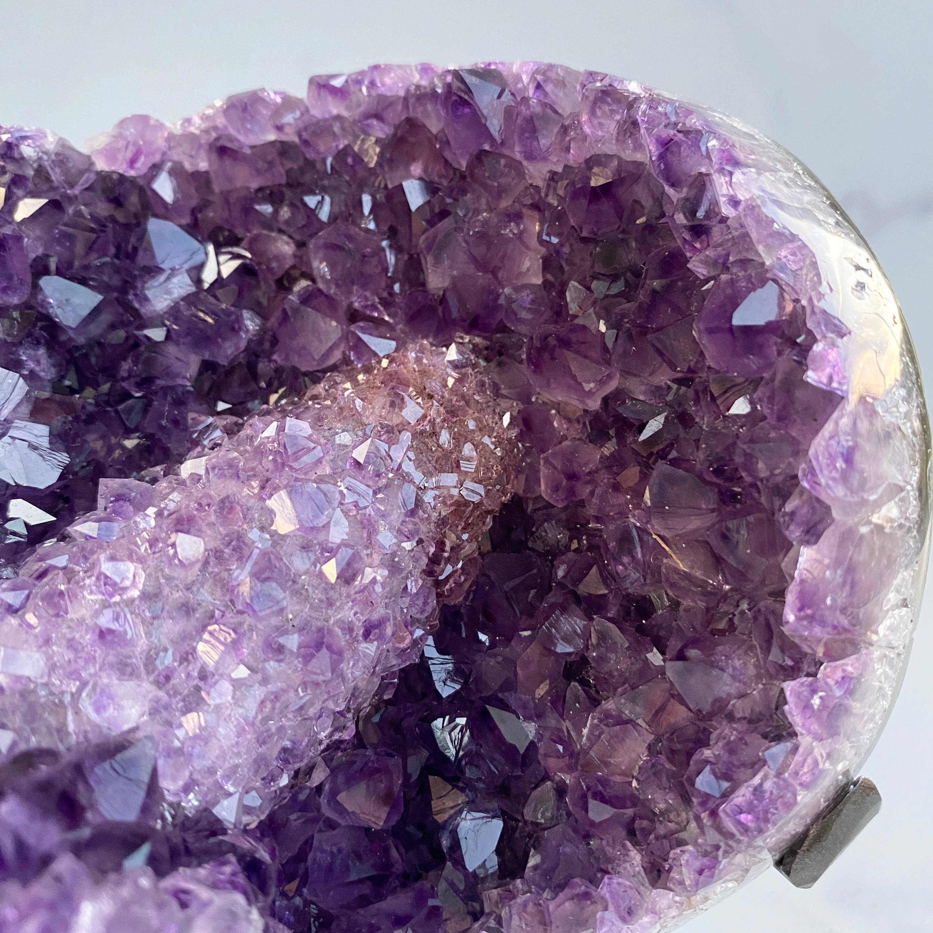 Amethyst mit Calcit