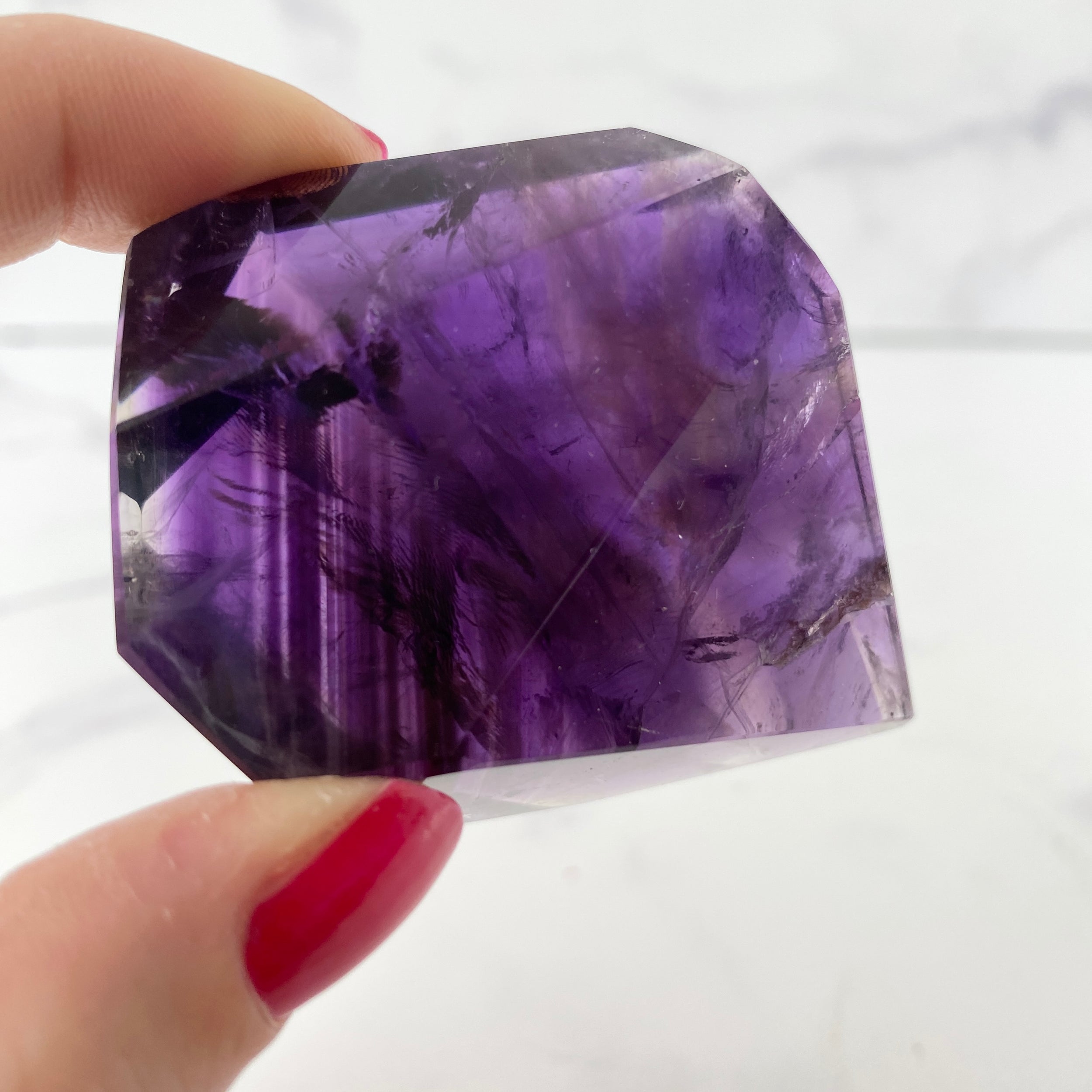 Amethyst Freiform in dunklem Lila
