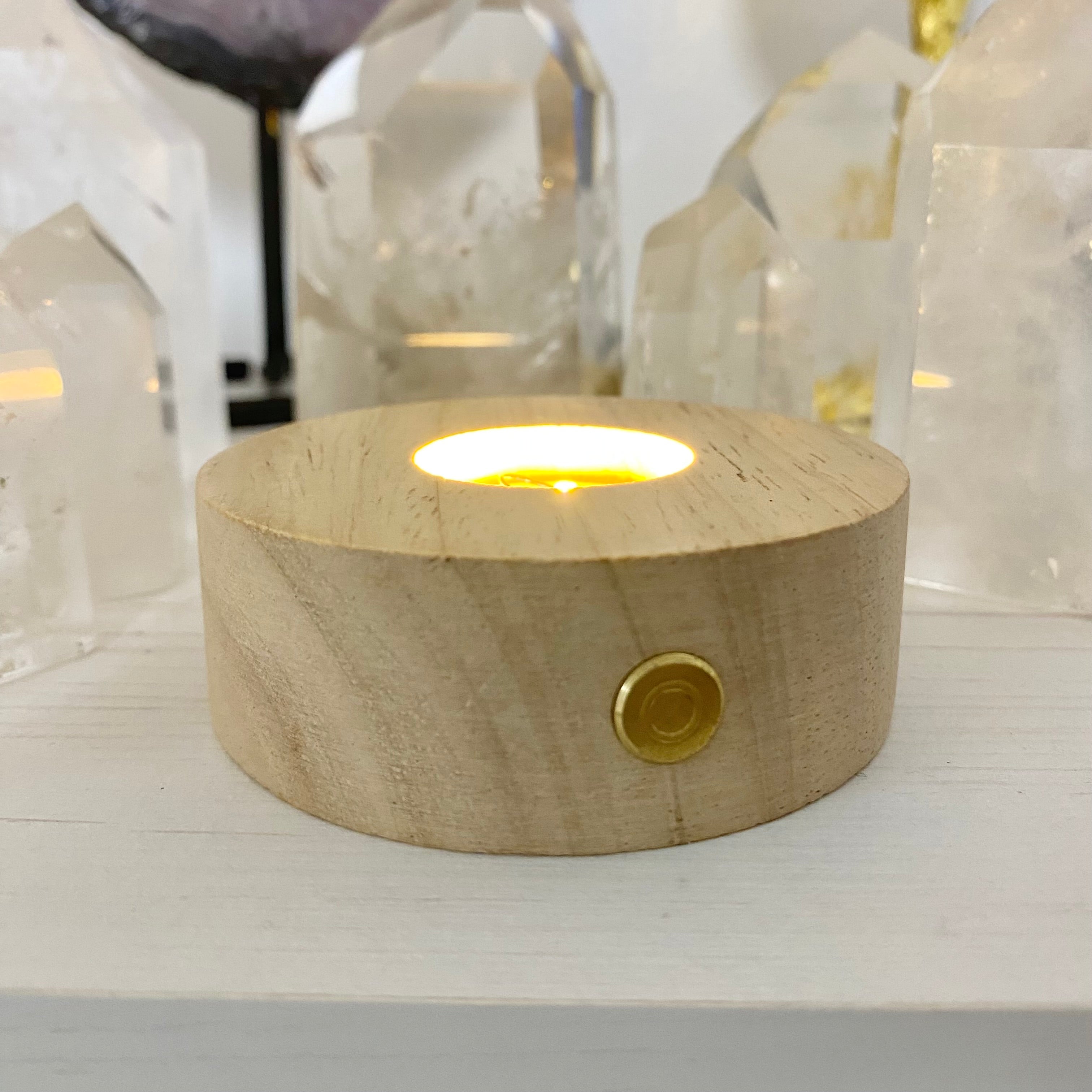 LED Leuchtsockel Touch in 2 Größen erhältlich - Aufnahme YGOM