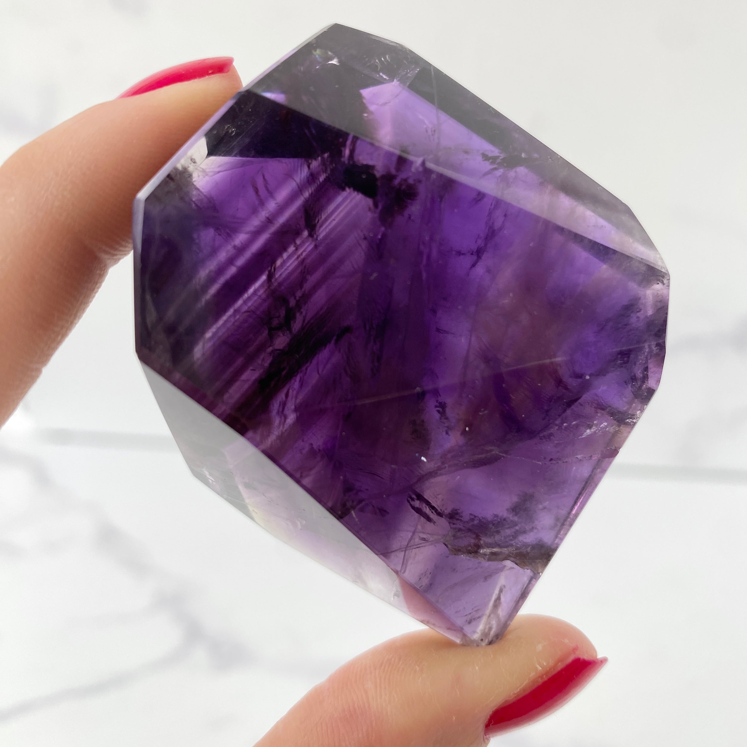 Amethyst Freiform in dunklem Lila