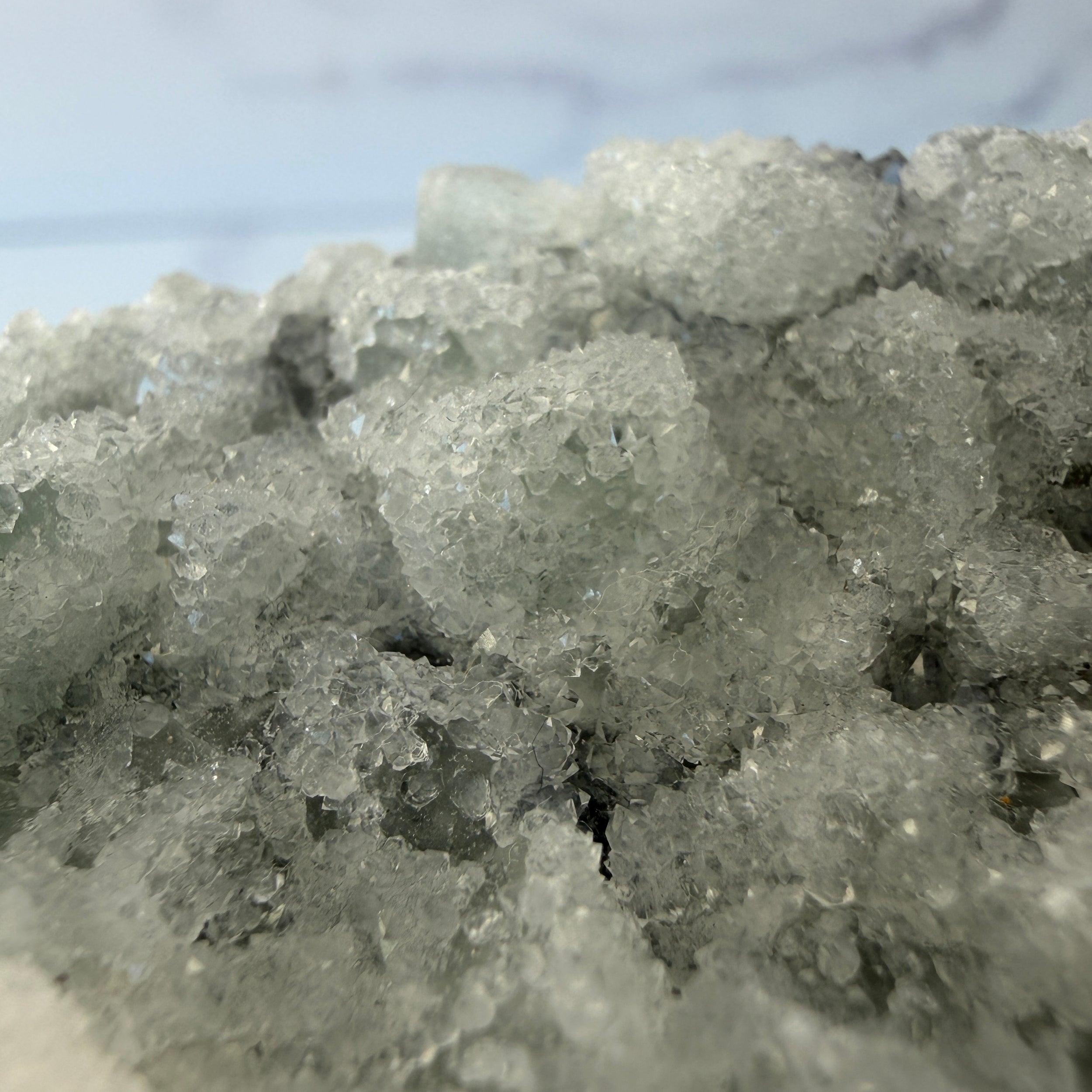 Fluorit mit glitzerndem Quarz, grüner Sugarfluorit, Einzelstück
