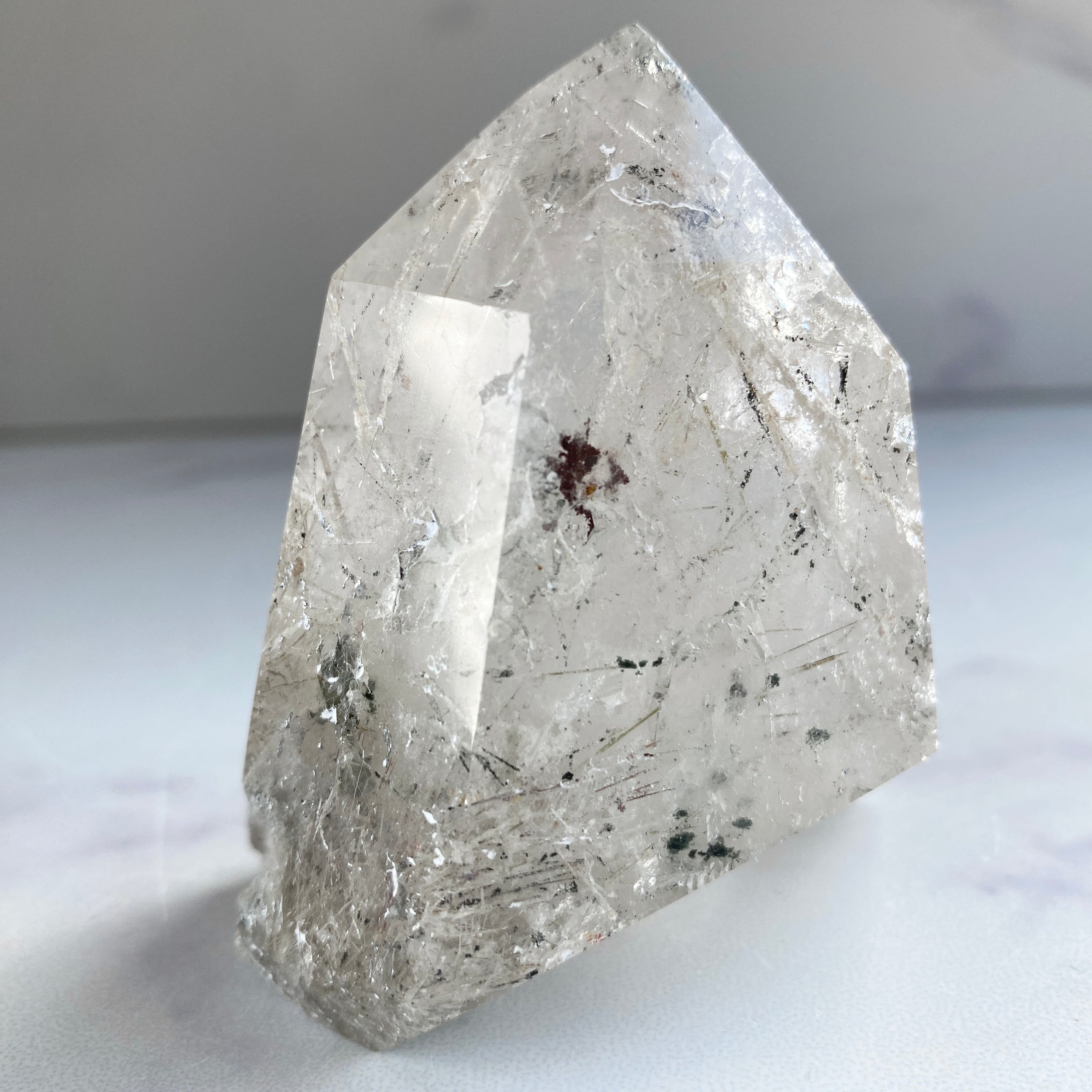 Bergkristall mit Rutil Einschlüssen