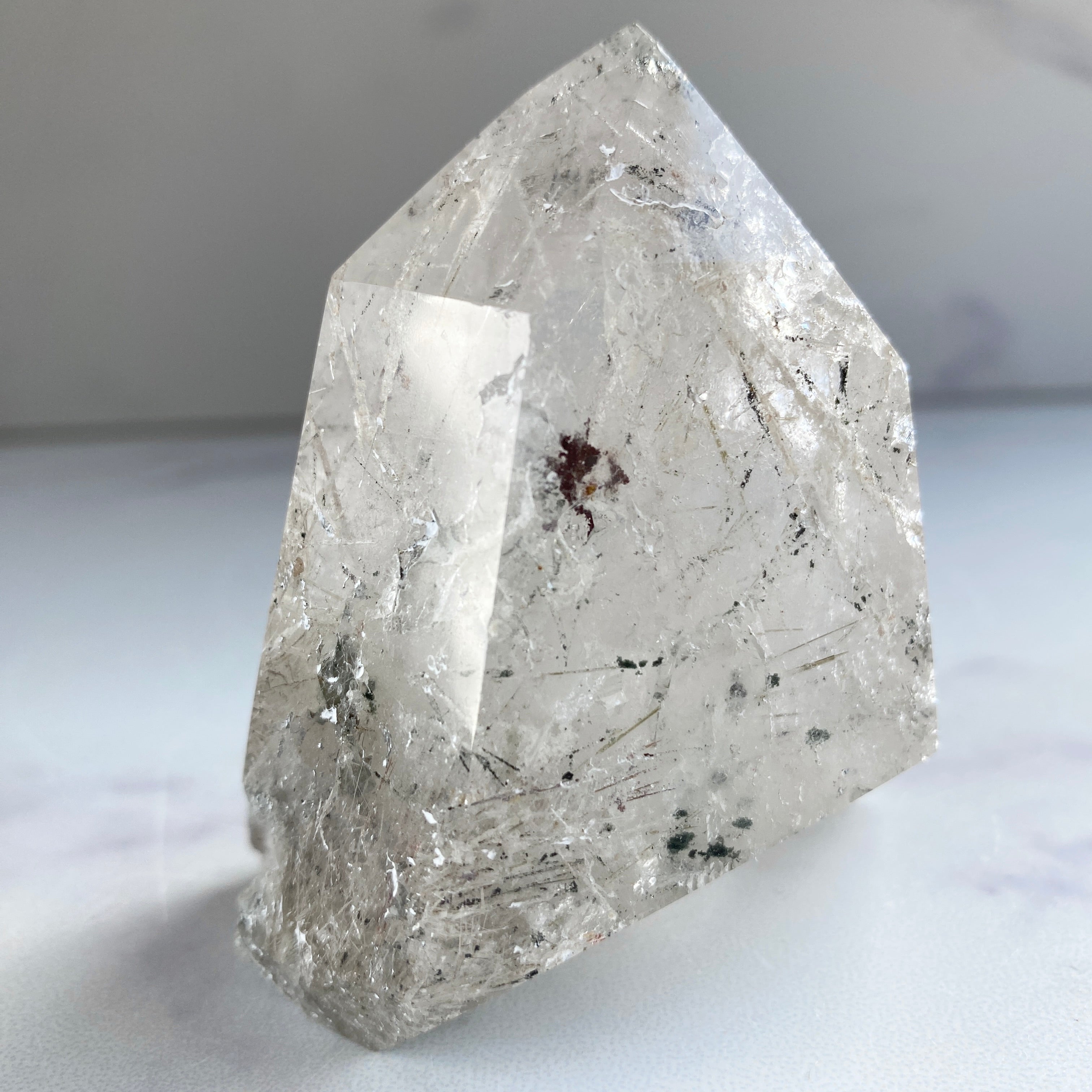 Bergkristall mit Rutil Einschlüssen
