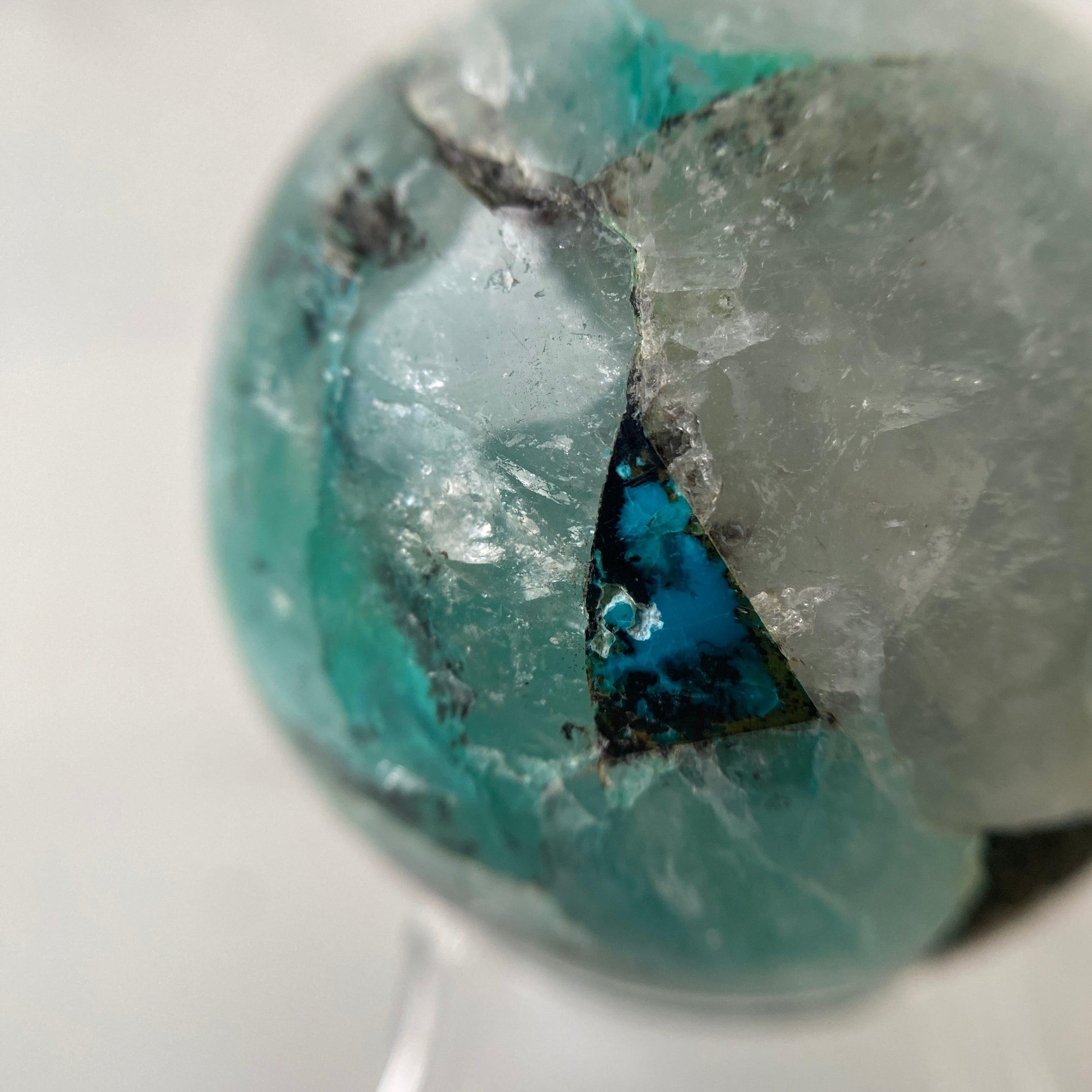 Chrysocoll in Quarz Kugel