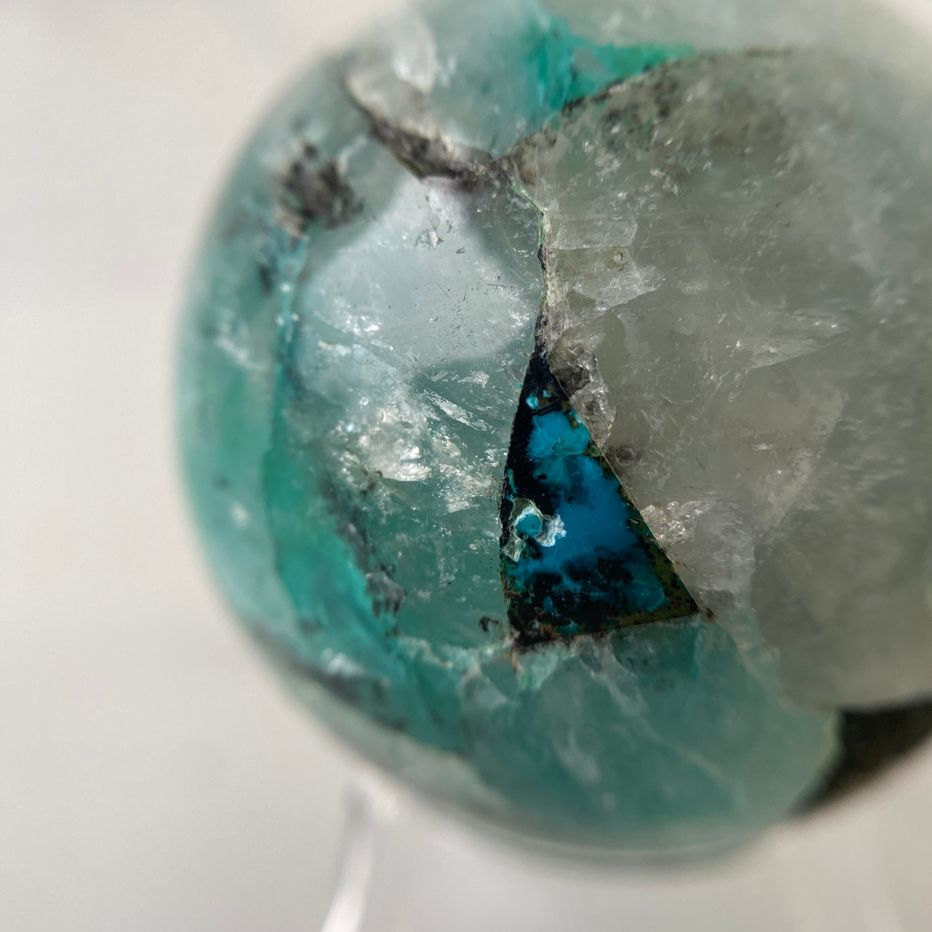 Chrysocoll in Quarz Kugel
