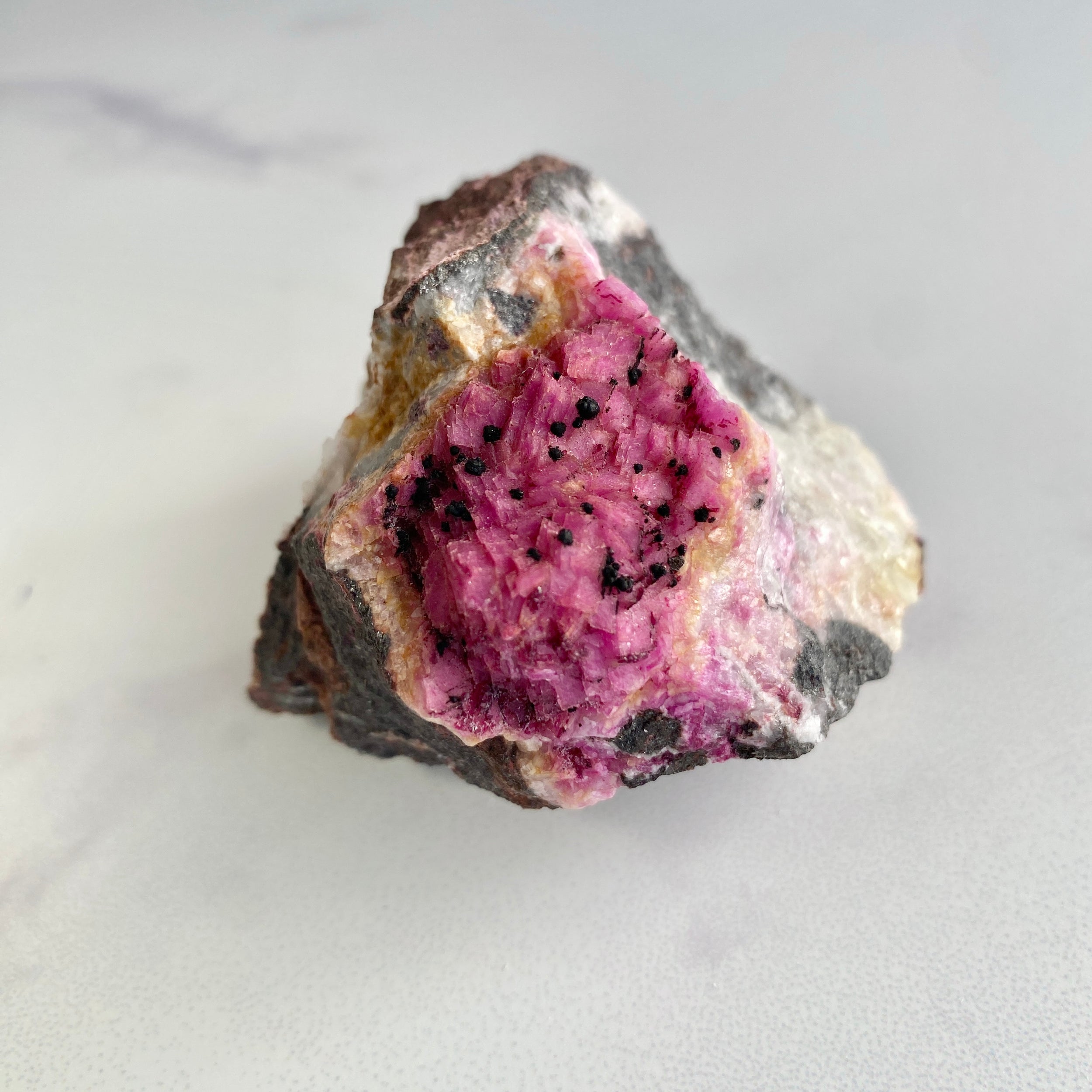 Cobalt Calcit mit Goethit