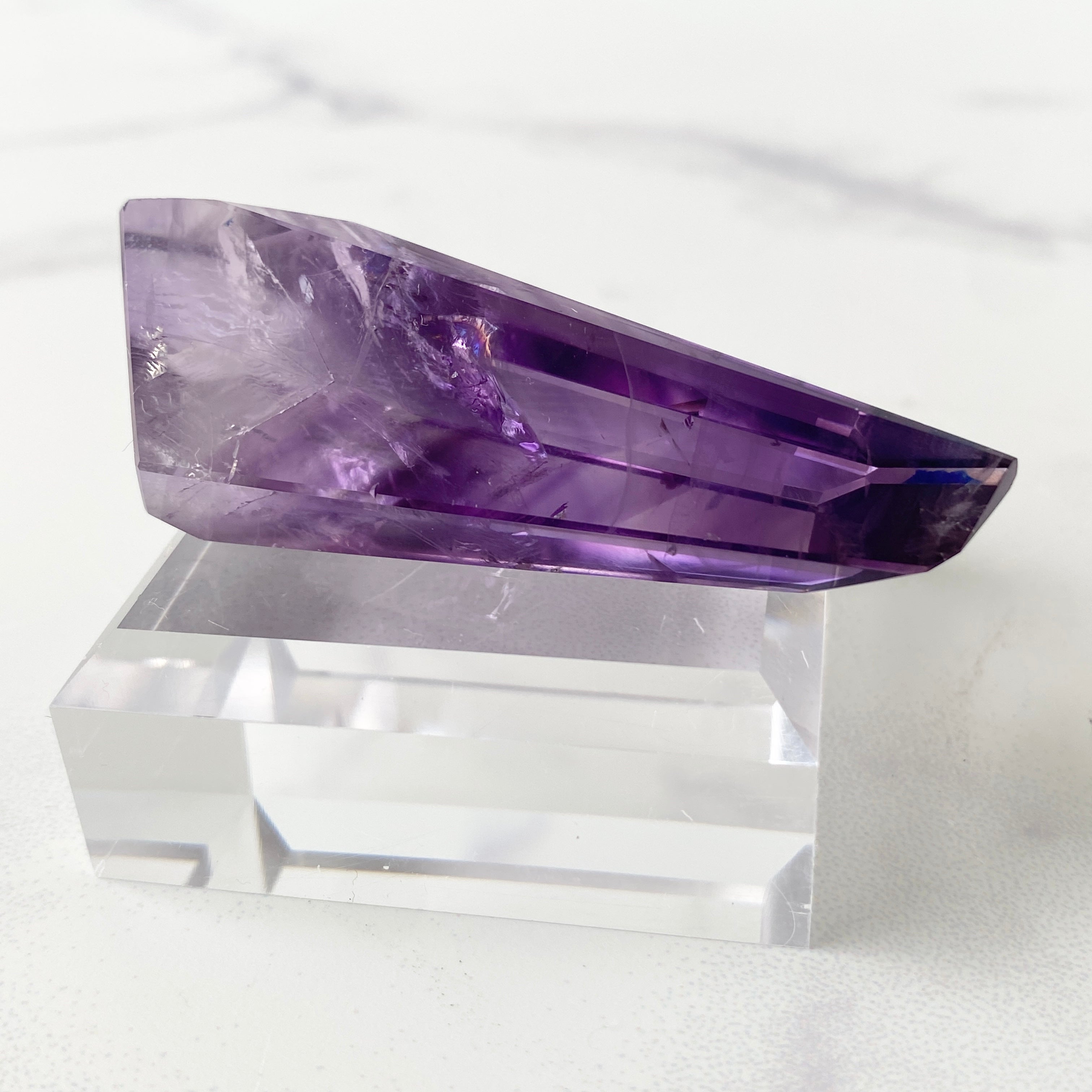 Amethyst Freiform in dunklem Lila