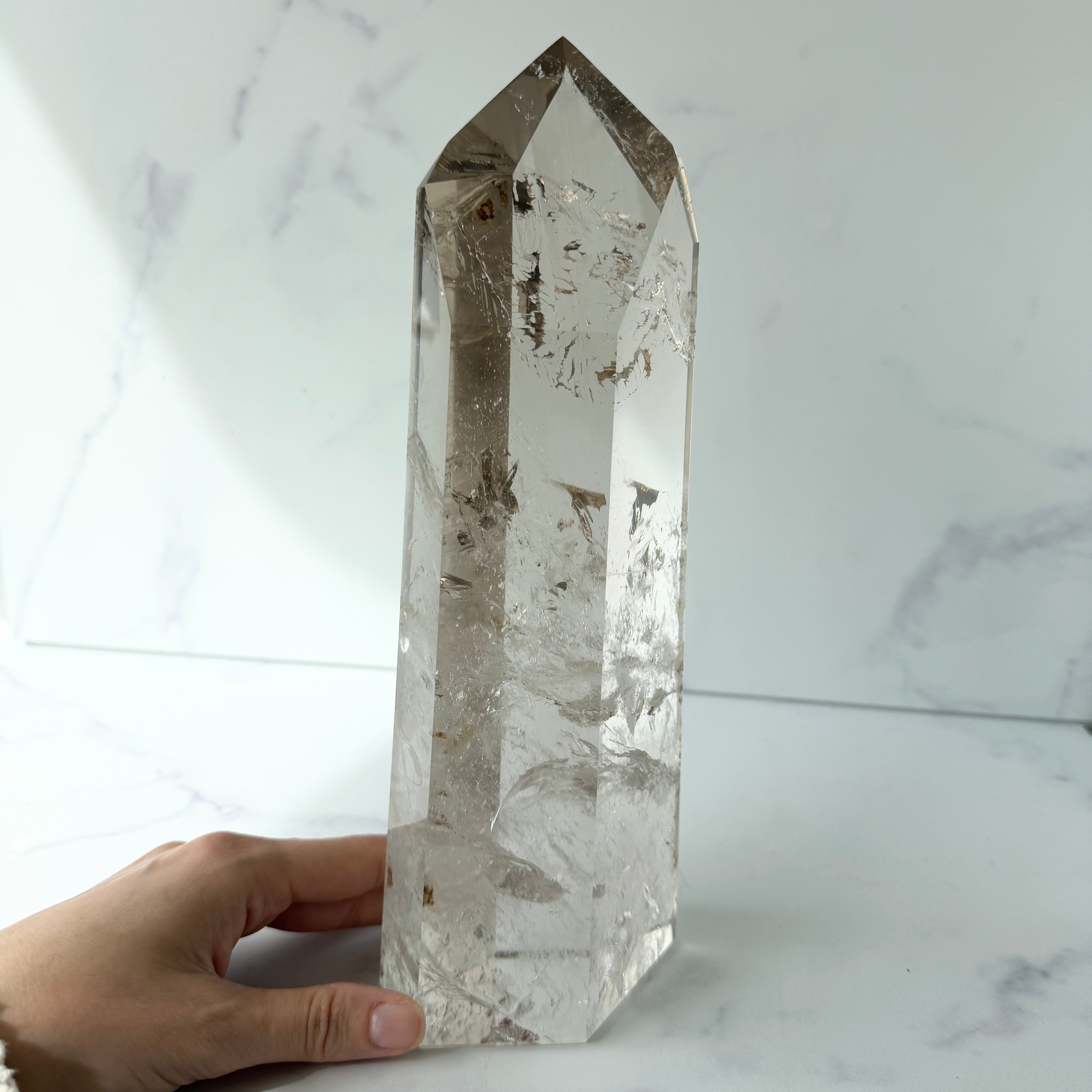 Exklusiver XL sehr klarer und heller Rauchquarz Turm, 28 cm hoch, Einzelstück