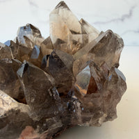 naturbelassene große Rauchquarzstufe