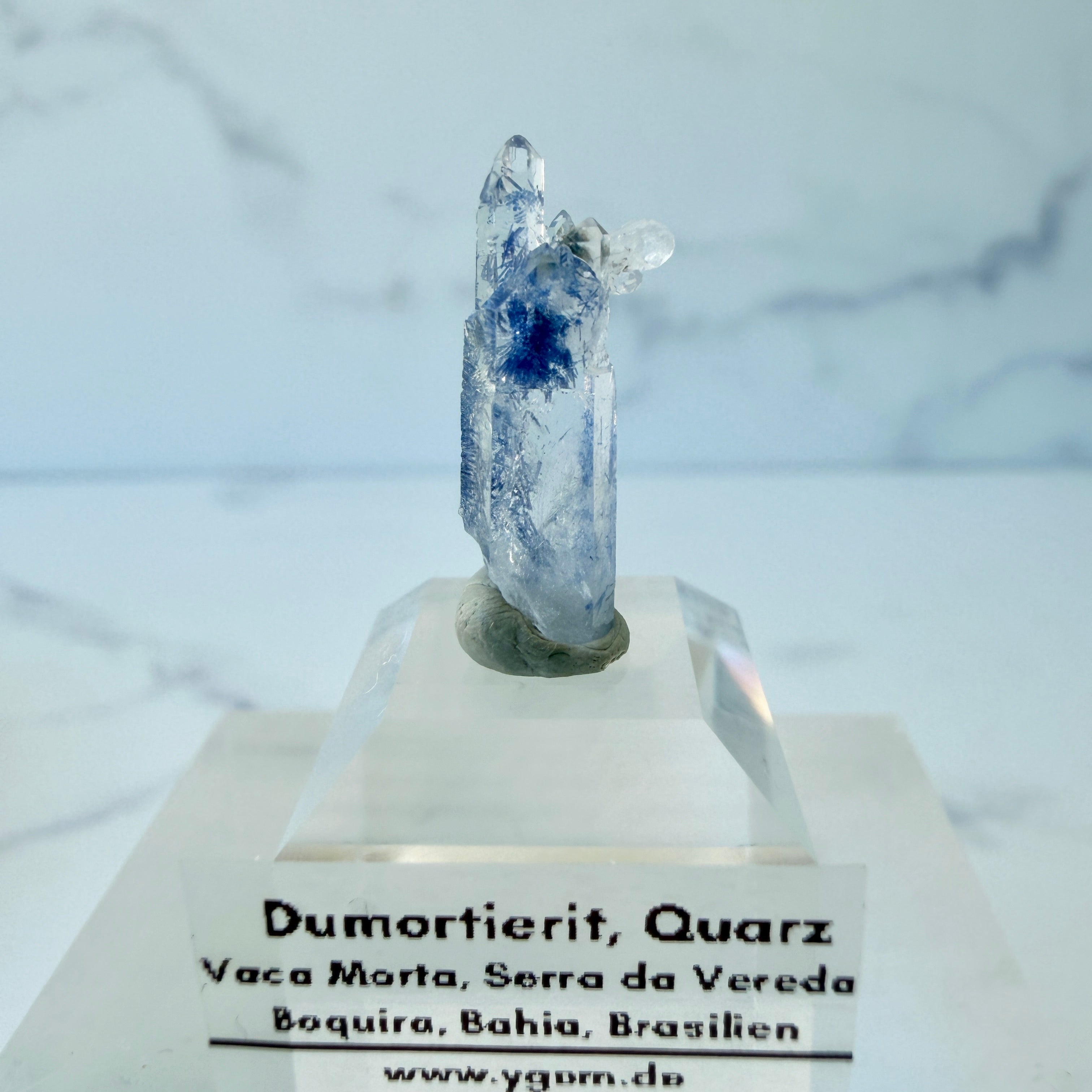 Dumortierit in Quarz, Dumortieritquarz Cluster, Einzelstück