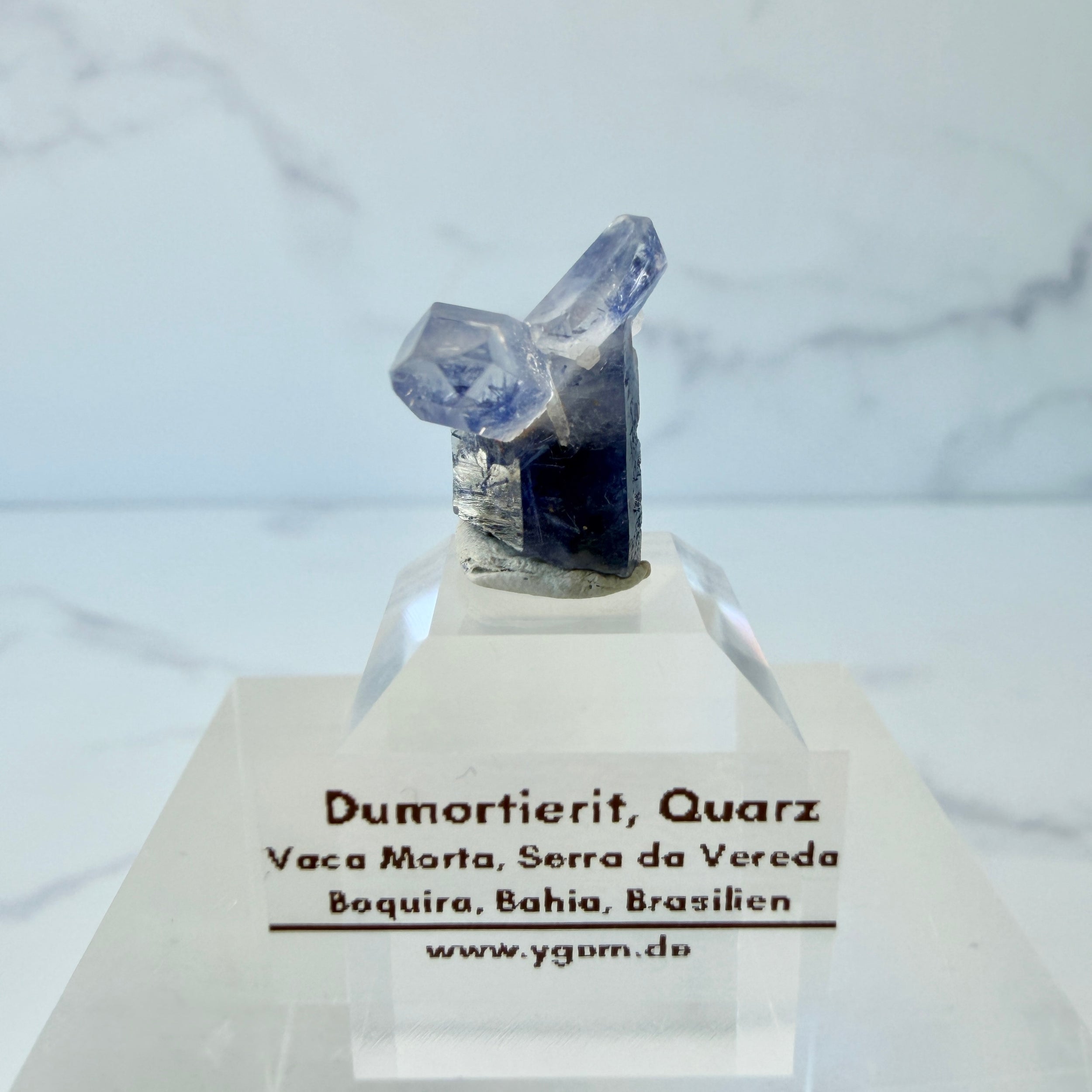 Dumortierit in Quarz, Dumortieritquarz Cluster, Einzelstück