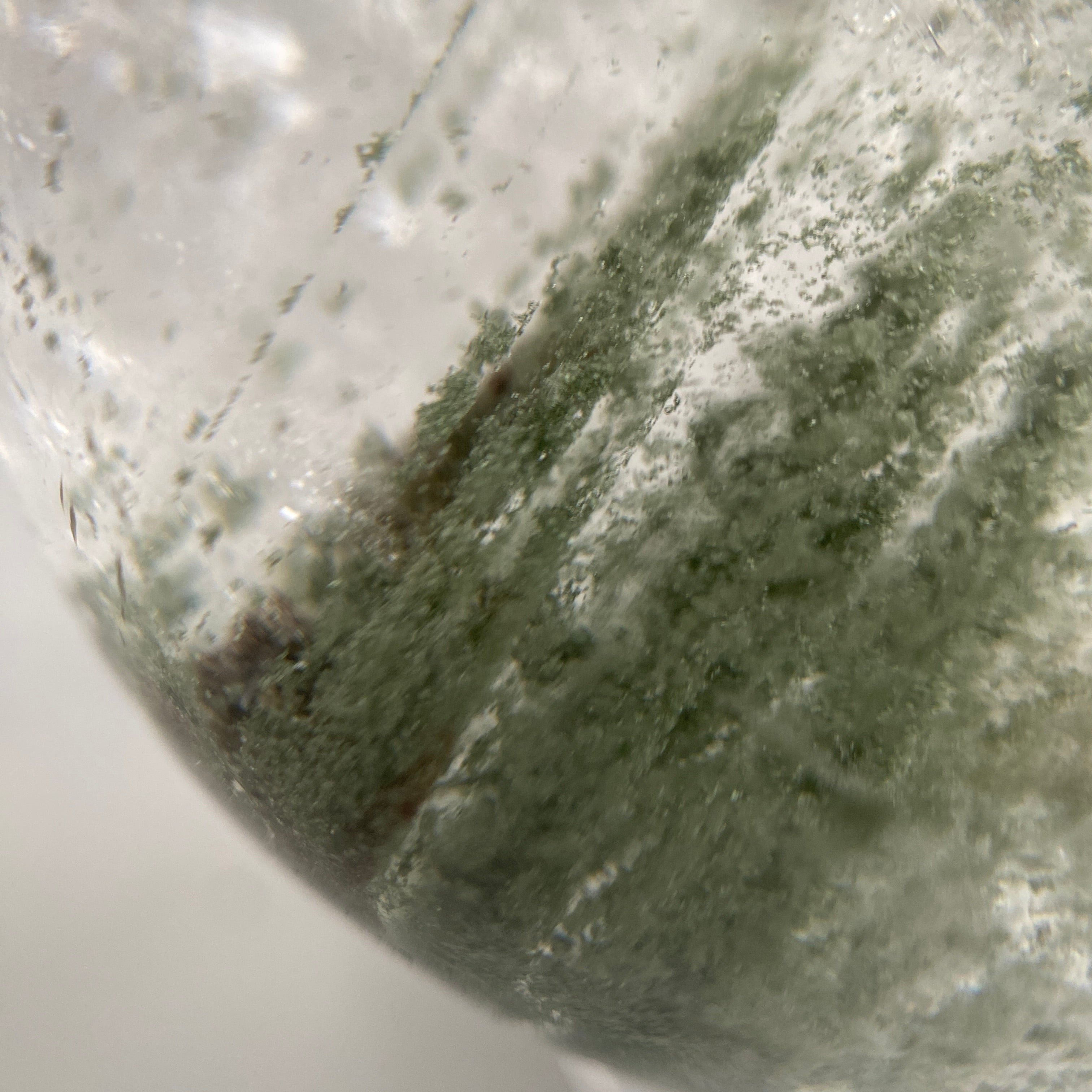 Chloriteinschluss in Bergkristall