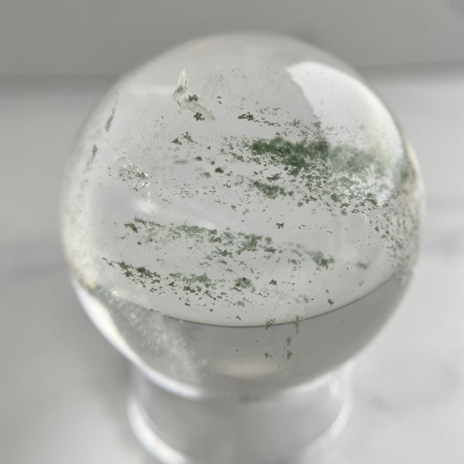 Berglristall mit Einschlüssen (grüner Chrlorit Phantome)