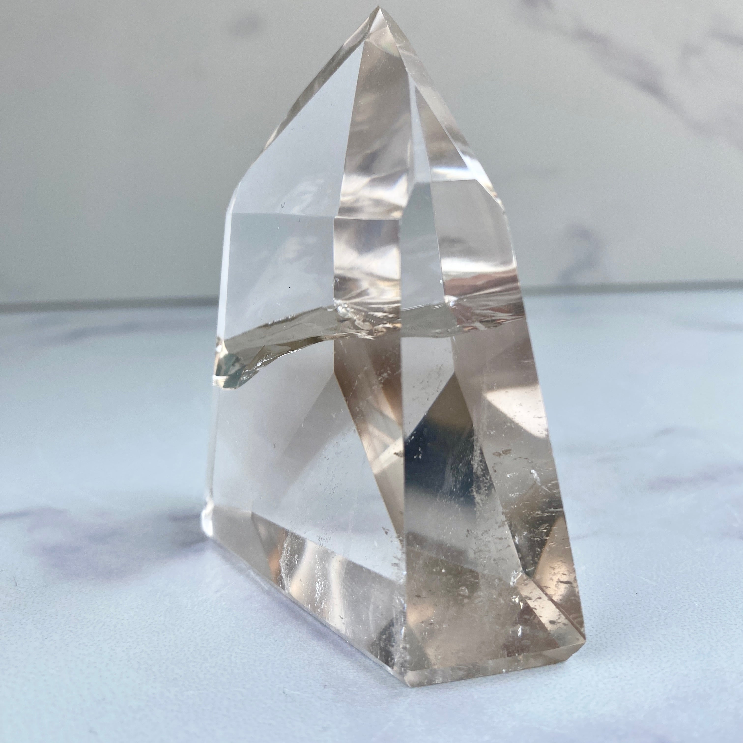 transparenter Rauchquarz Turm aus Brasilien