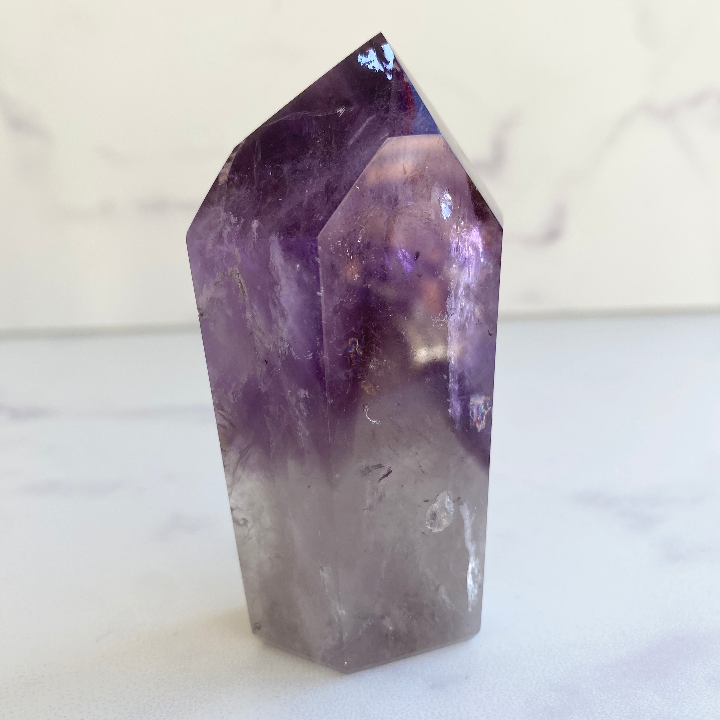 Phantom-Amethyst Turm mit Hollandit