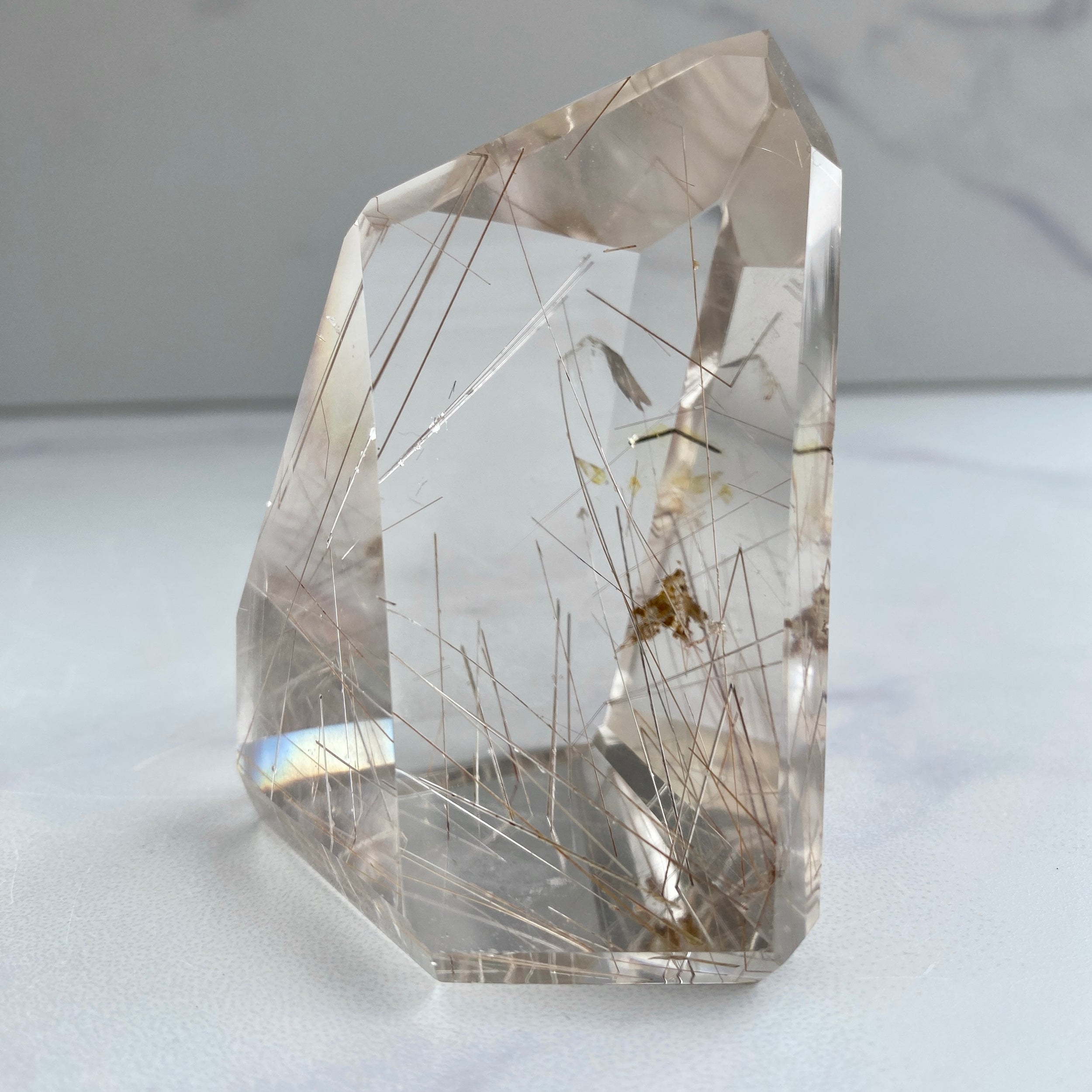 Bergkristall mit Kupferrutil Einschlüssen