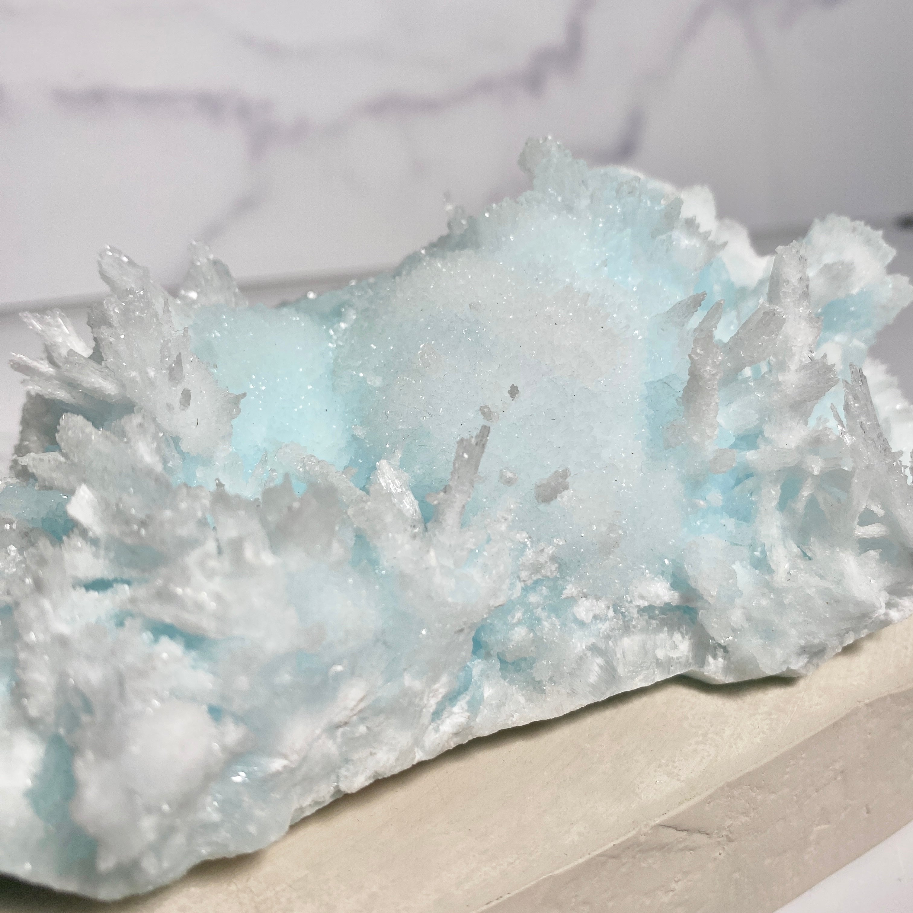 blauer Aragonit Rohstein aus Yunnan in China