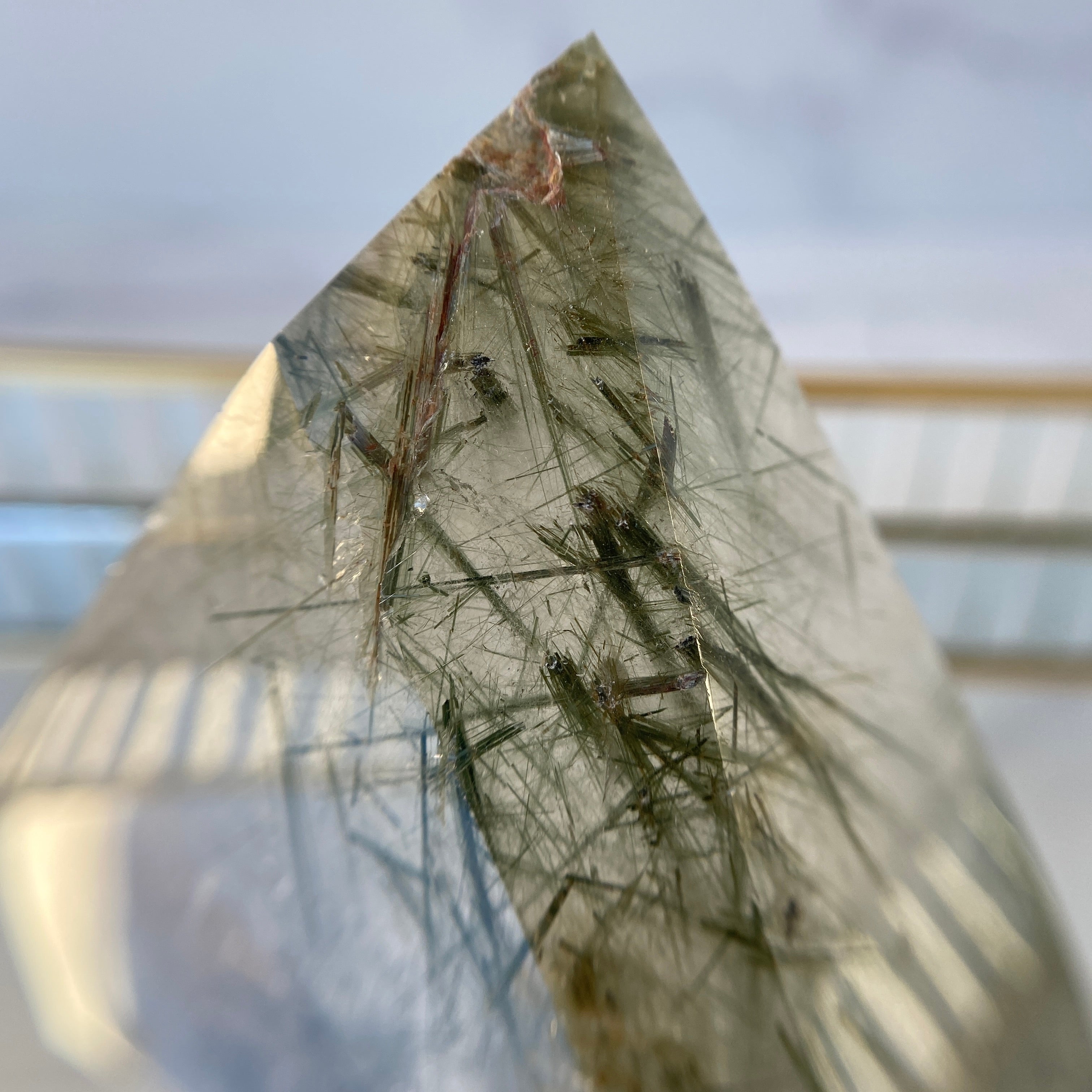 Aktinolith in Quarz Freiform