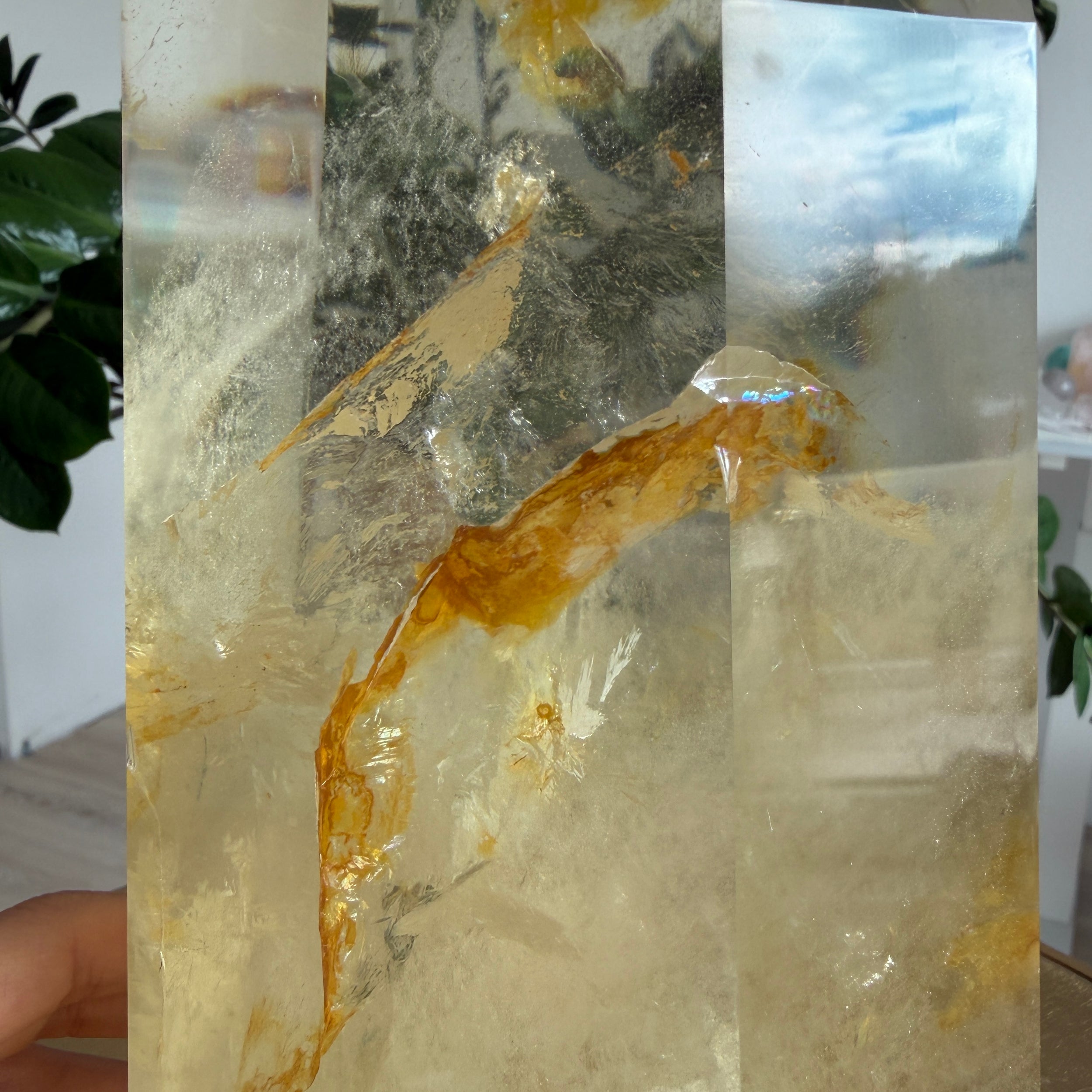 Großer Naturcitrin Obelisk mit Golden Healer aus Aracuai, Einzelstück, Wohnraumdekoration, Statement-Piece