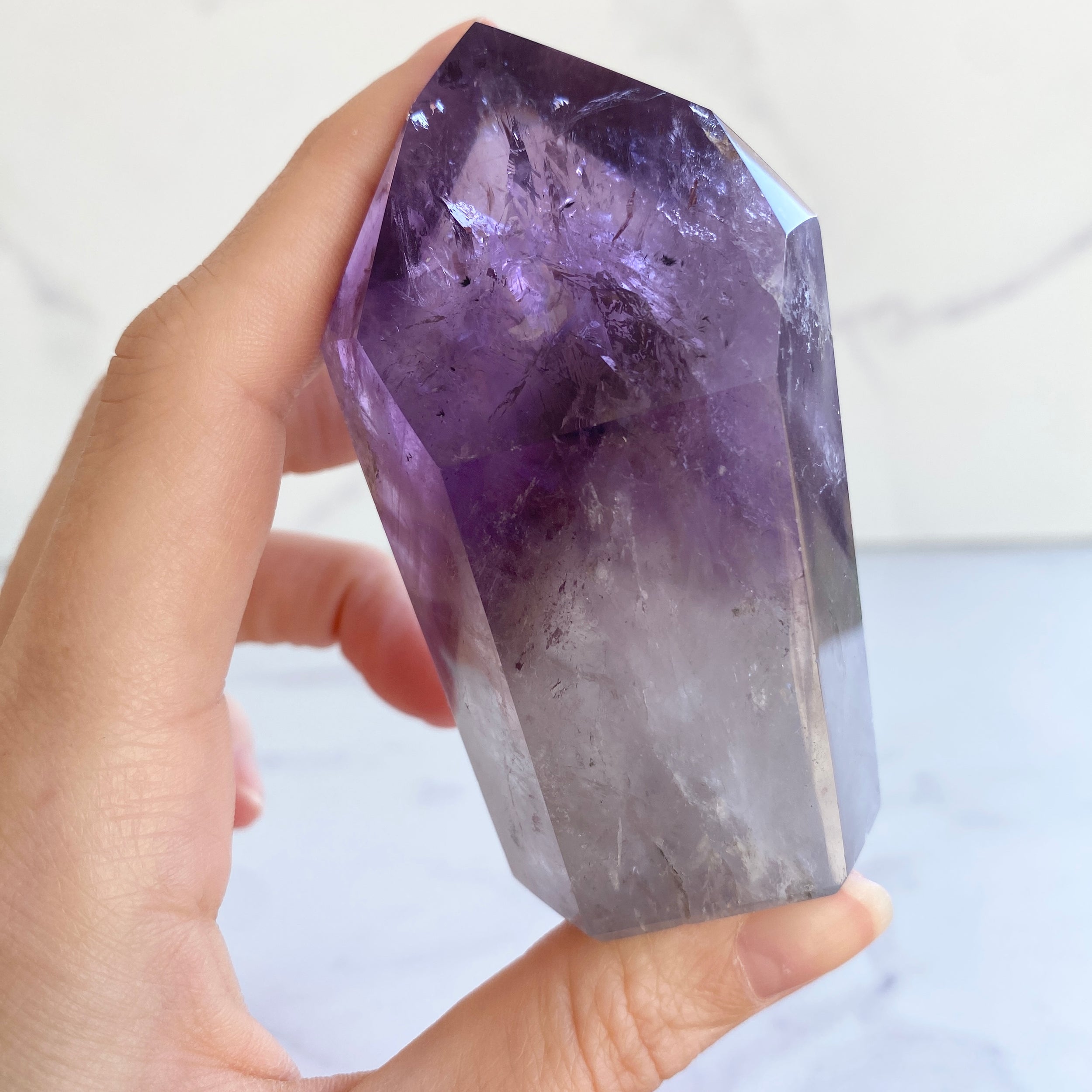 Phantom-Amethyst Turm mit Hollandit