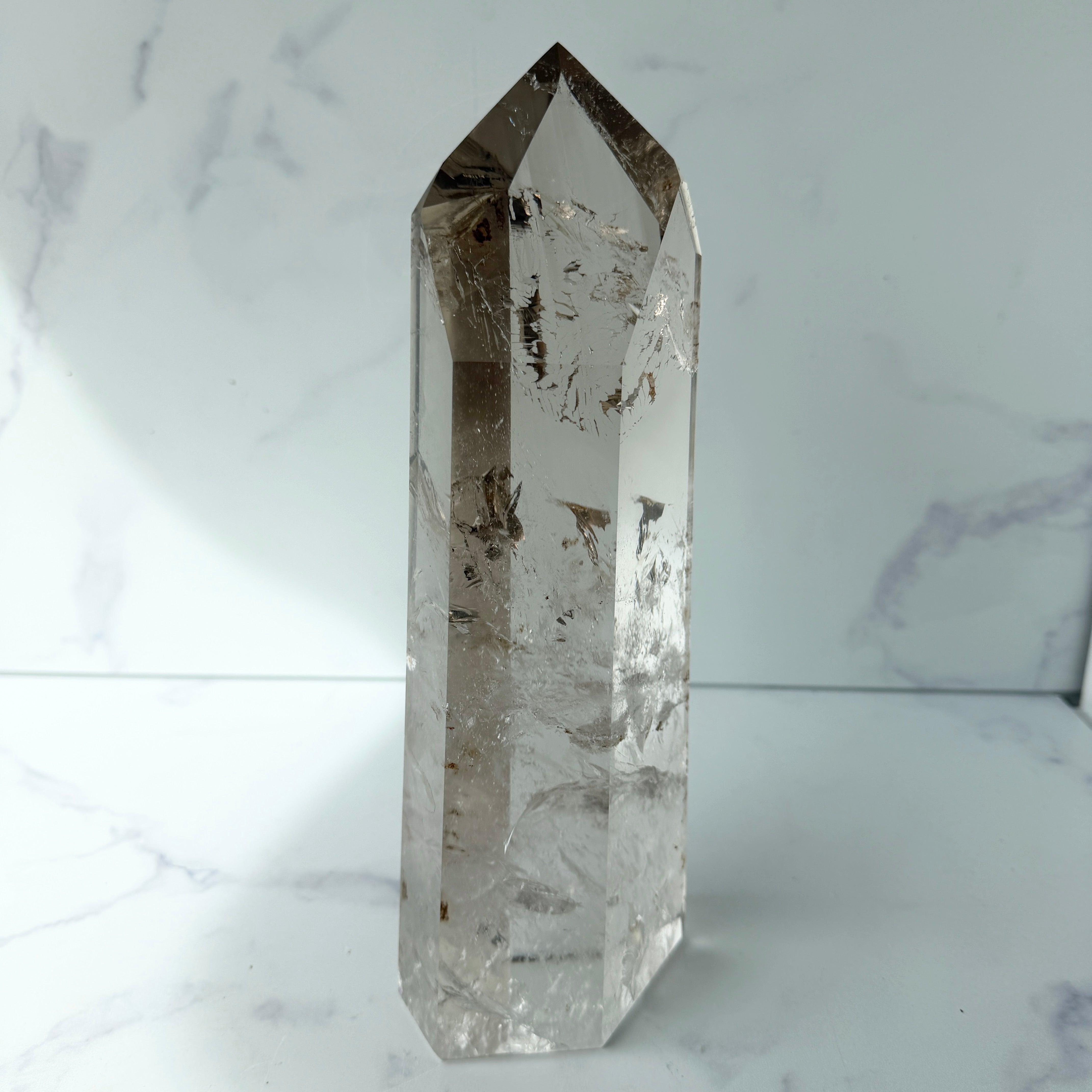 Exklusiver XL sehr klarer und heller Rauchquarz Turm, 28 cm hoch, Einzelstück