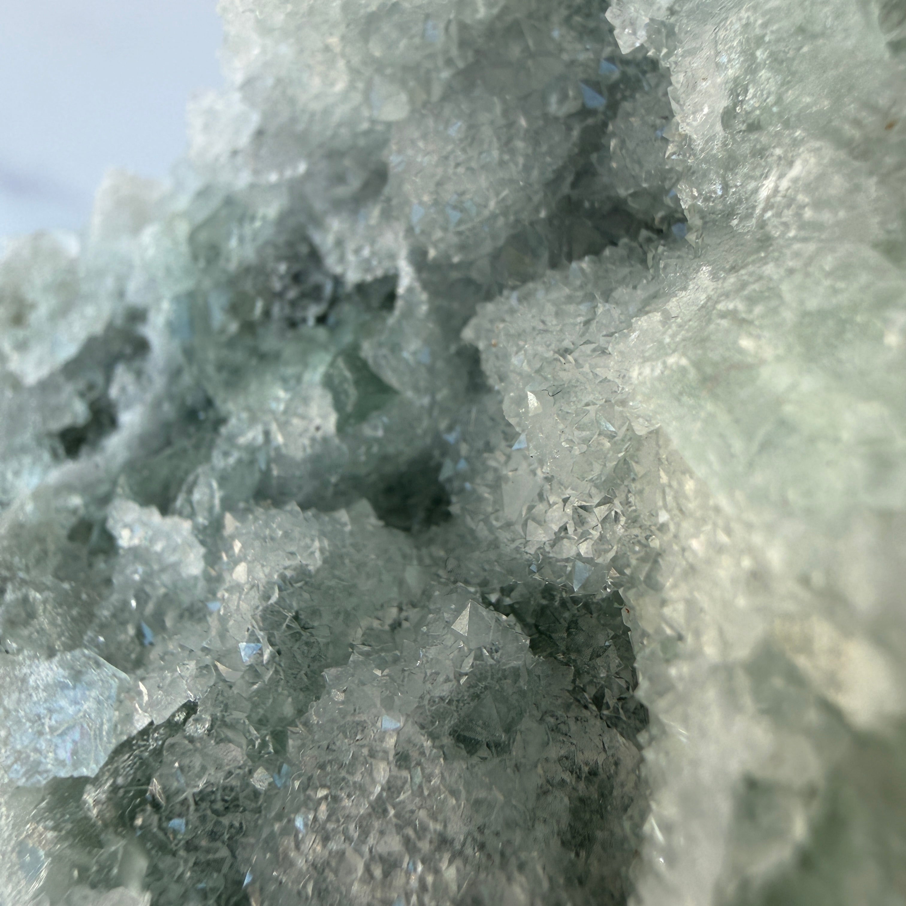 Fluorit mit glitzerndem Quarz, grüner Sugarfluorit, Einzelstück