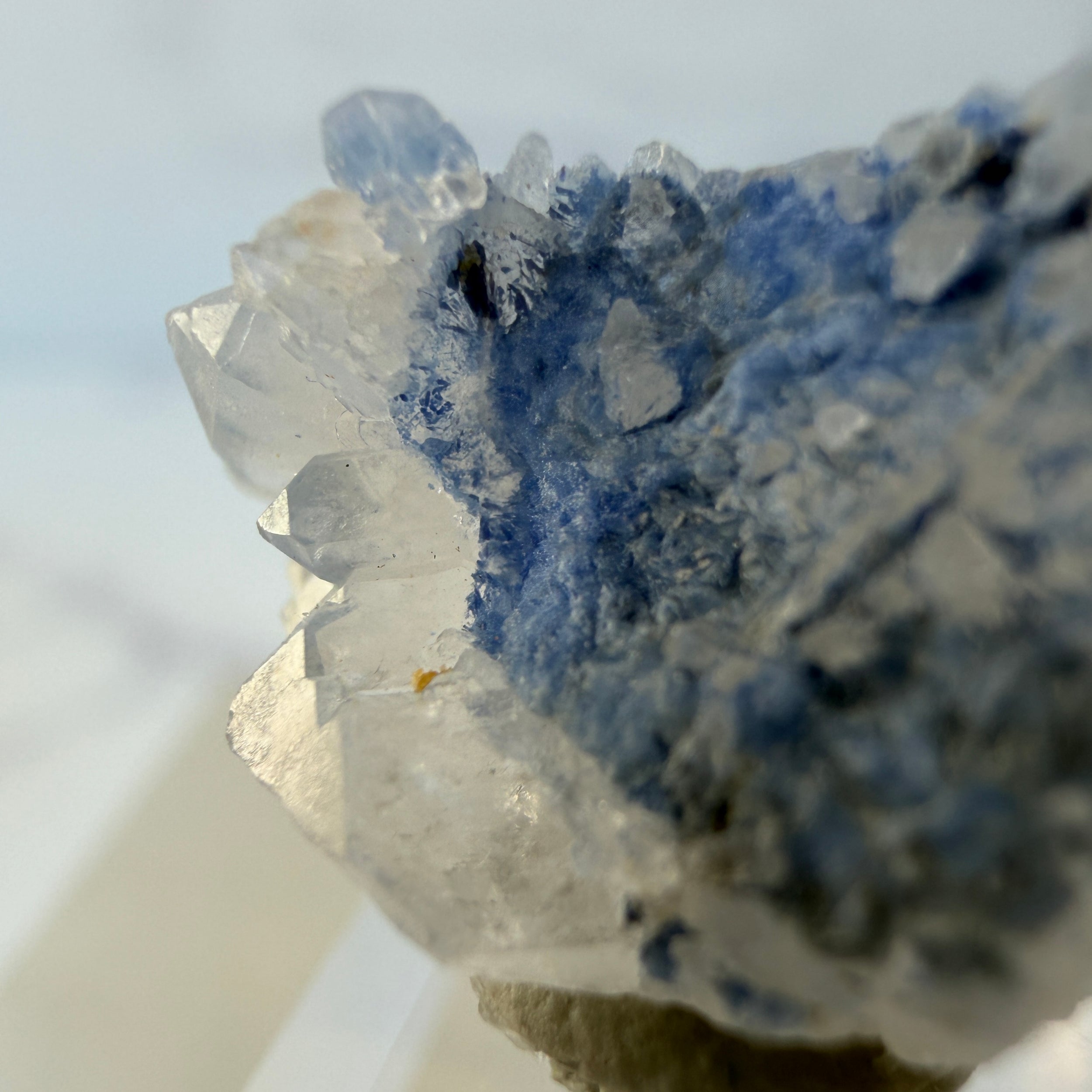 Dumortierit in Quarz, Dumortieritquarz Cluster, Einzelstück