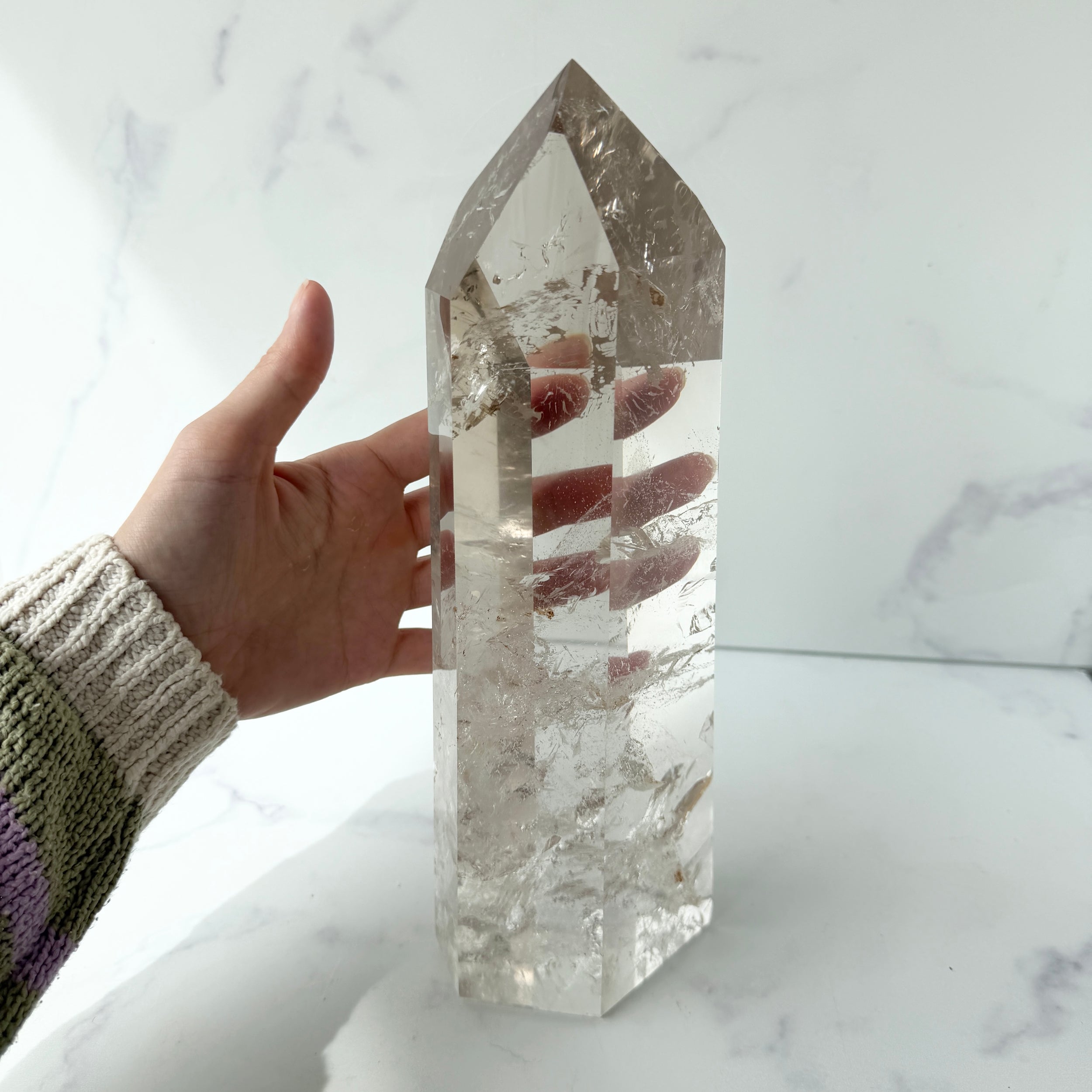 Exklusiver XL sehr klarer und heller Rauchquarz Turm, 28 cm hoch, Einzelstück
