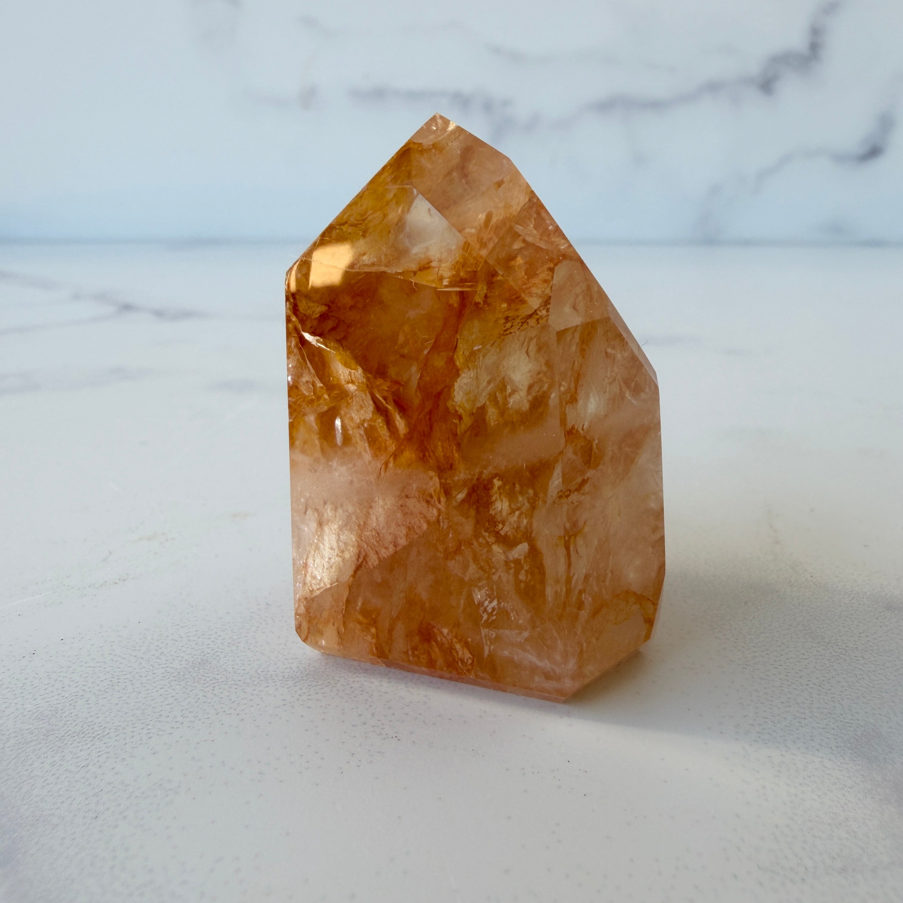 Klarer mini Golden Healer Obelisk mit Regenbögen, Einzelstück