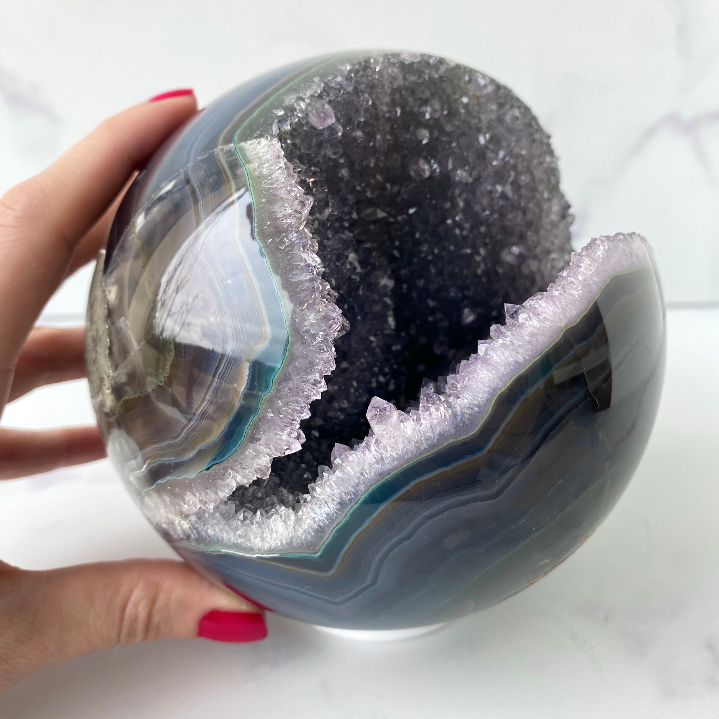 Druzy Amethyst Kugel 13 cm groß mit gebändertem Achat