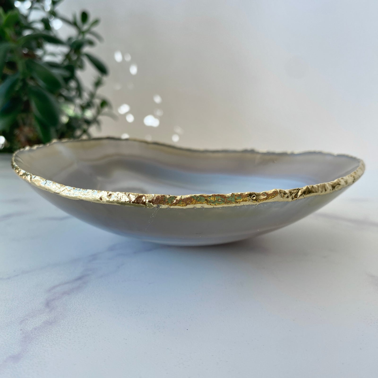 luxuriöse Achatschale mit Goldrand