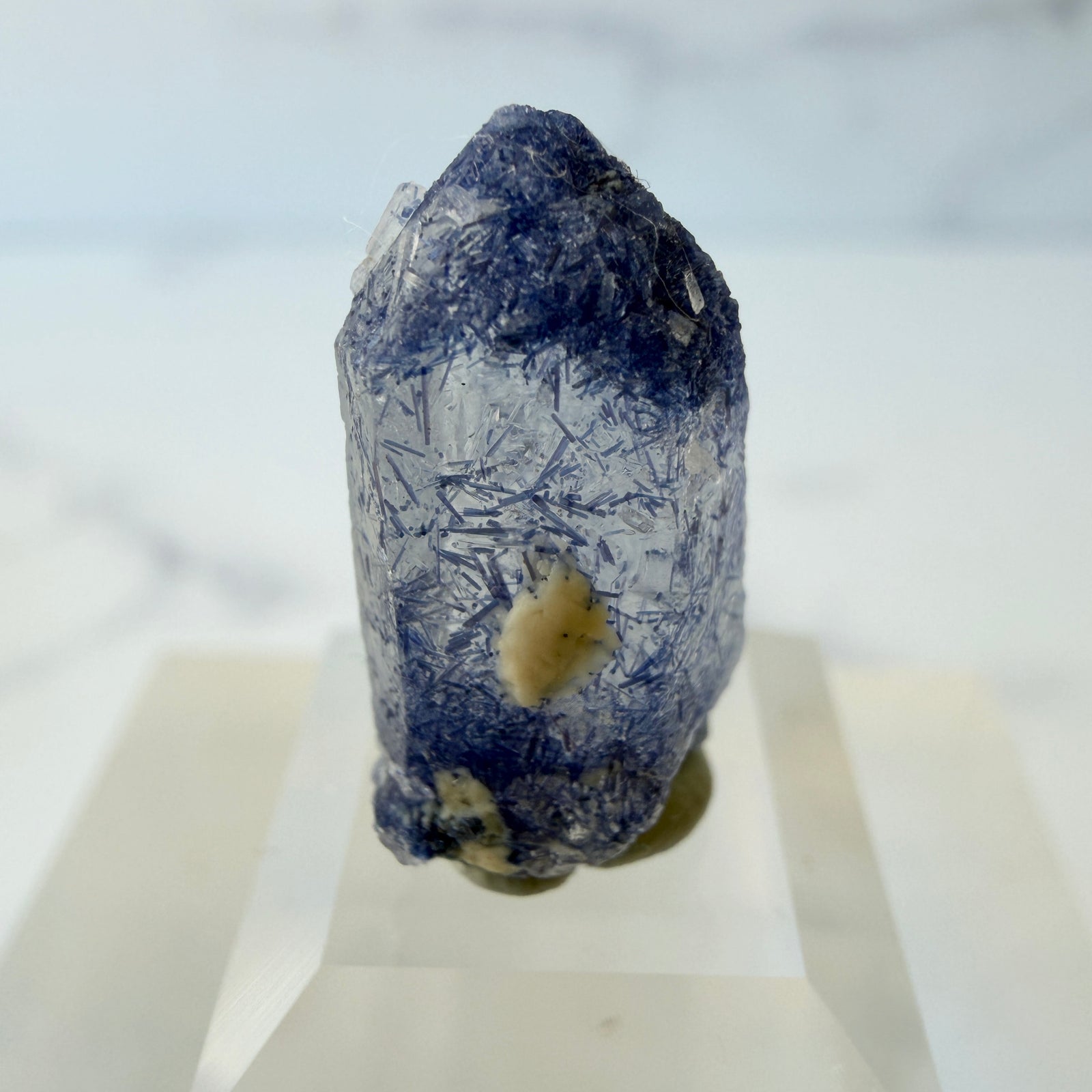 Dumortierit in Quarz, Dumortieritquarz Spitze, Einzelstück