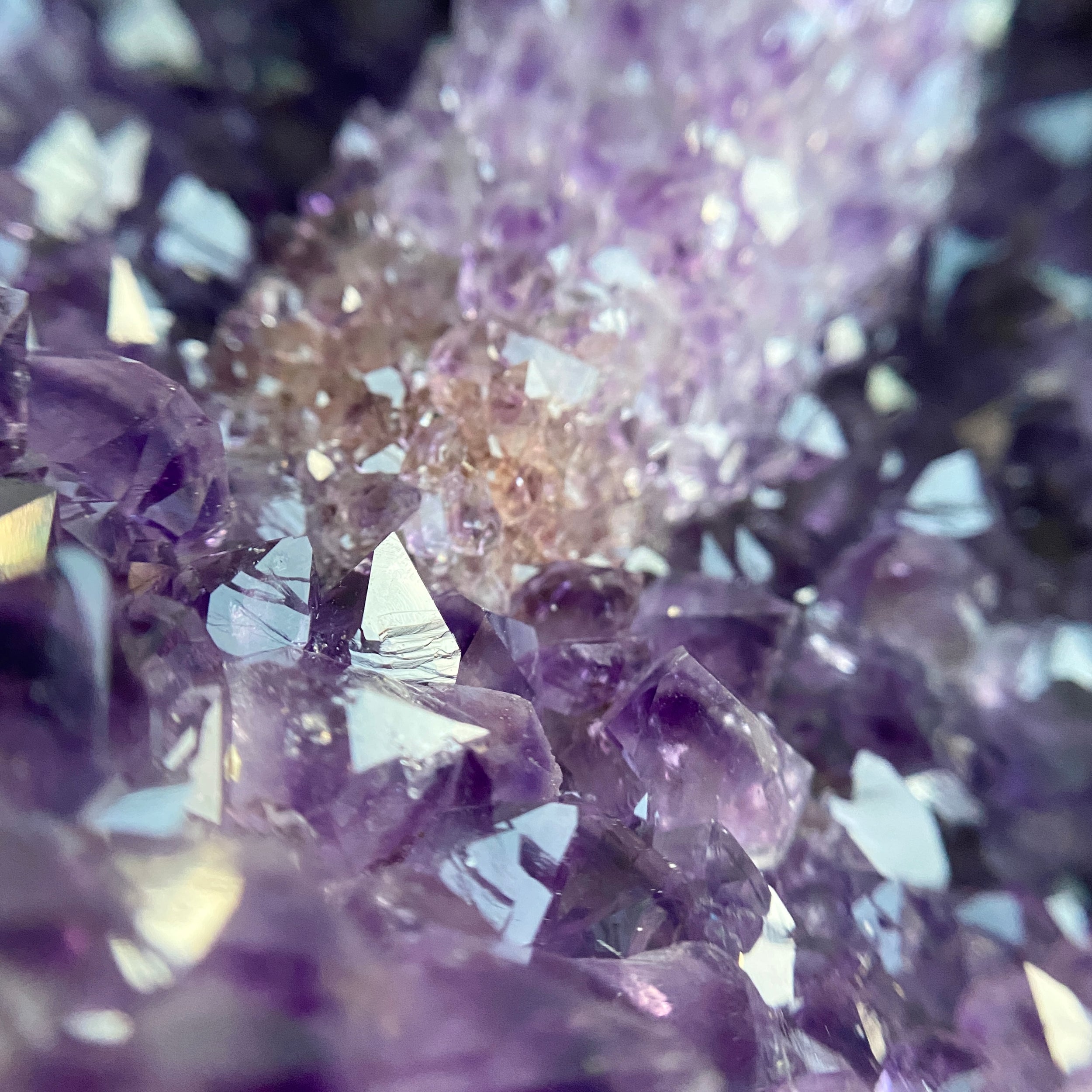 Uruguay Amethyst mit Calcit