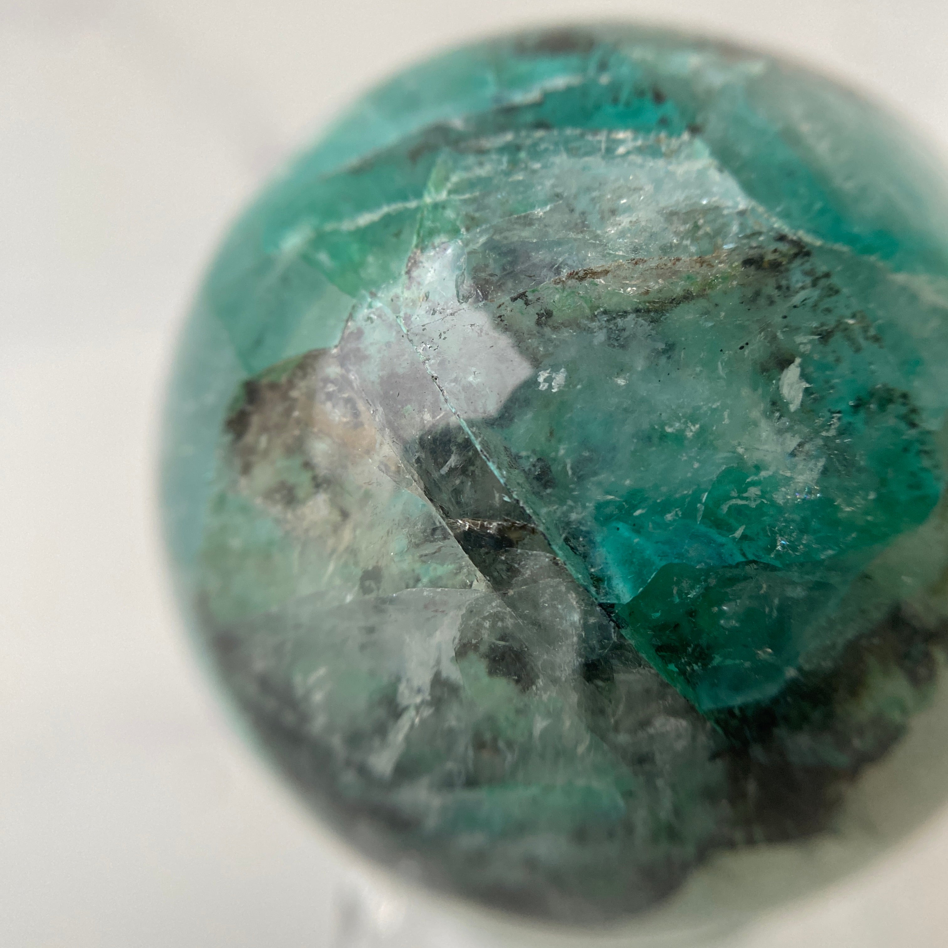 Chrysocoll in Quarz Kugel