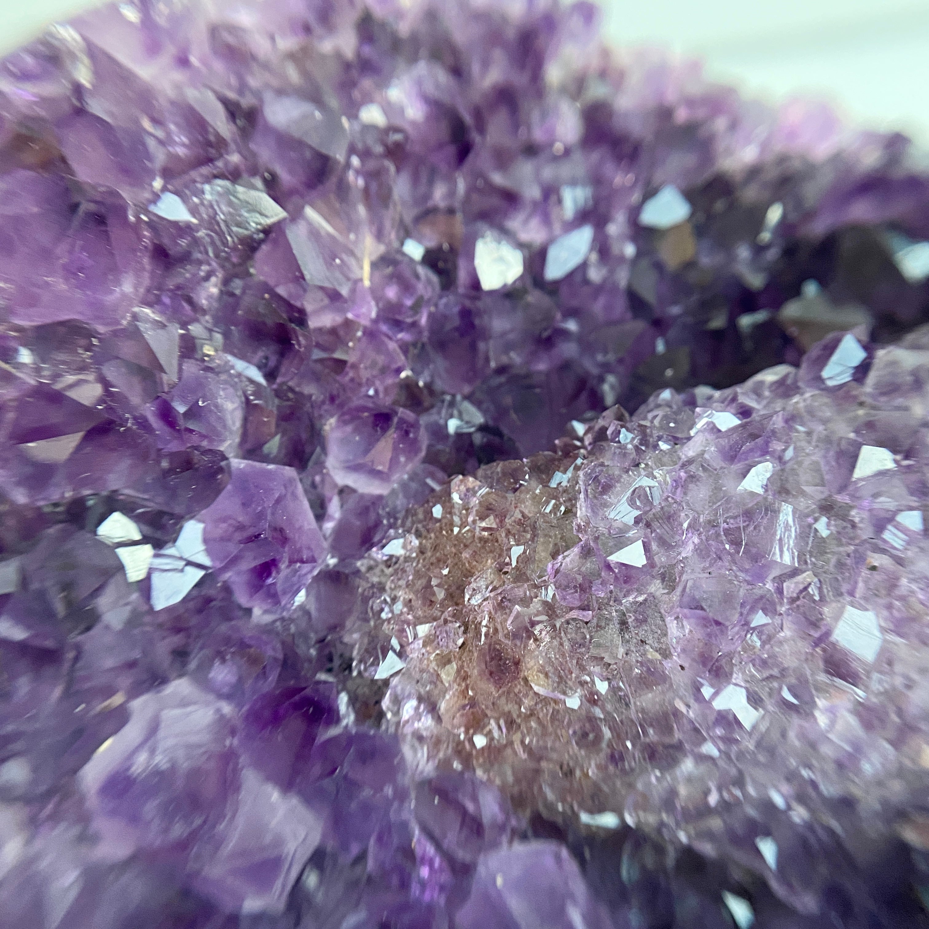 druzy Amethyst Cluster mit Calcit