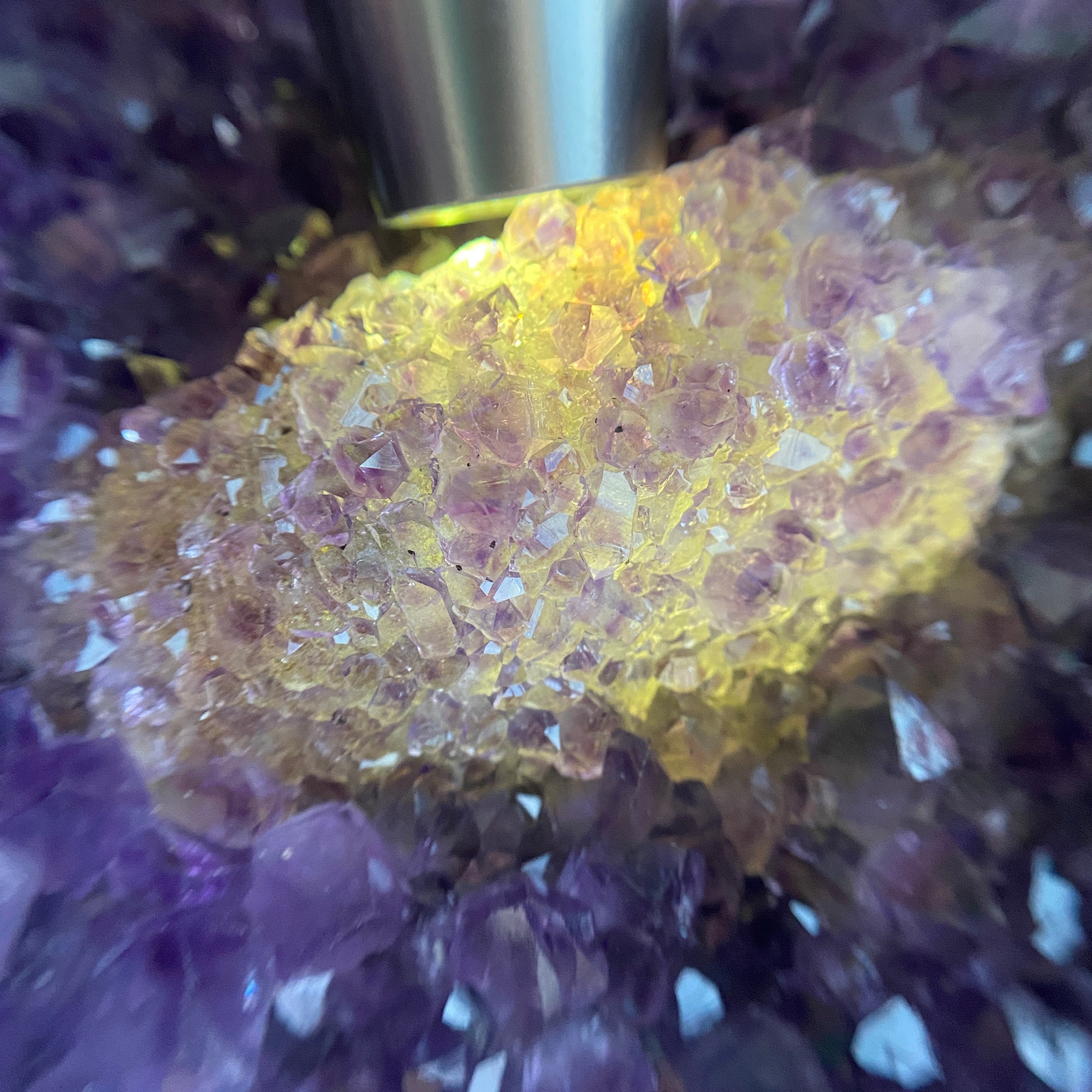 Amethyst mit Calcit aus Uruguay